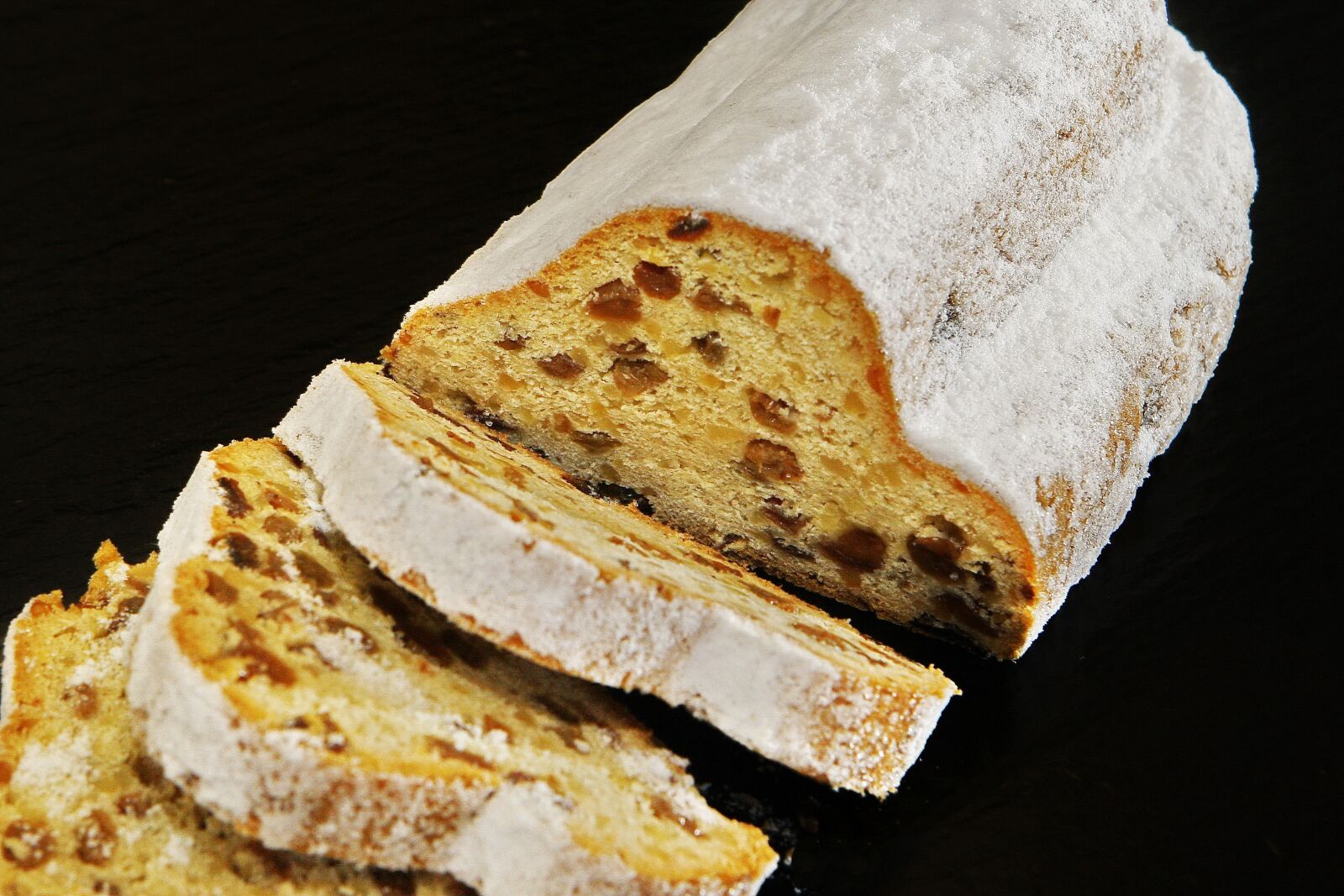 Canon EOS-1D Mark III sample photo. Christmas stollen, cake, dining photography