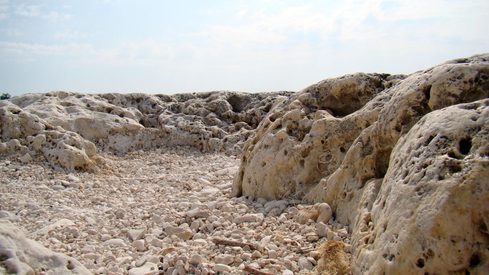 Sony Cyber-shot DSC-H50 sample photo. Lunar landscape, rocks, desert photography