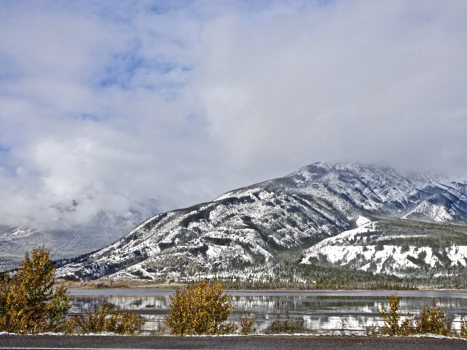 Sony Cyber-shot DSC-HX90V sample photo. Mountains, snow, rockies photography