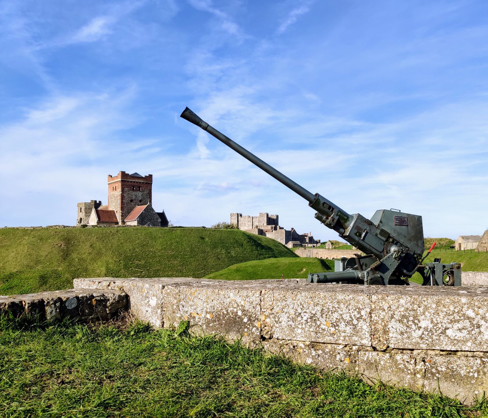 Xiaomi MI 9 sample photo. Dover, castle, gun photography
