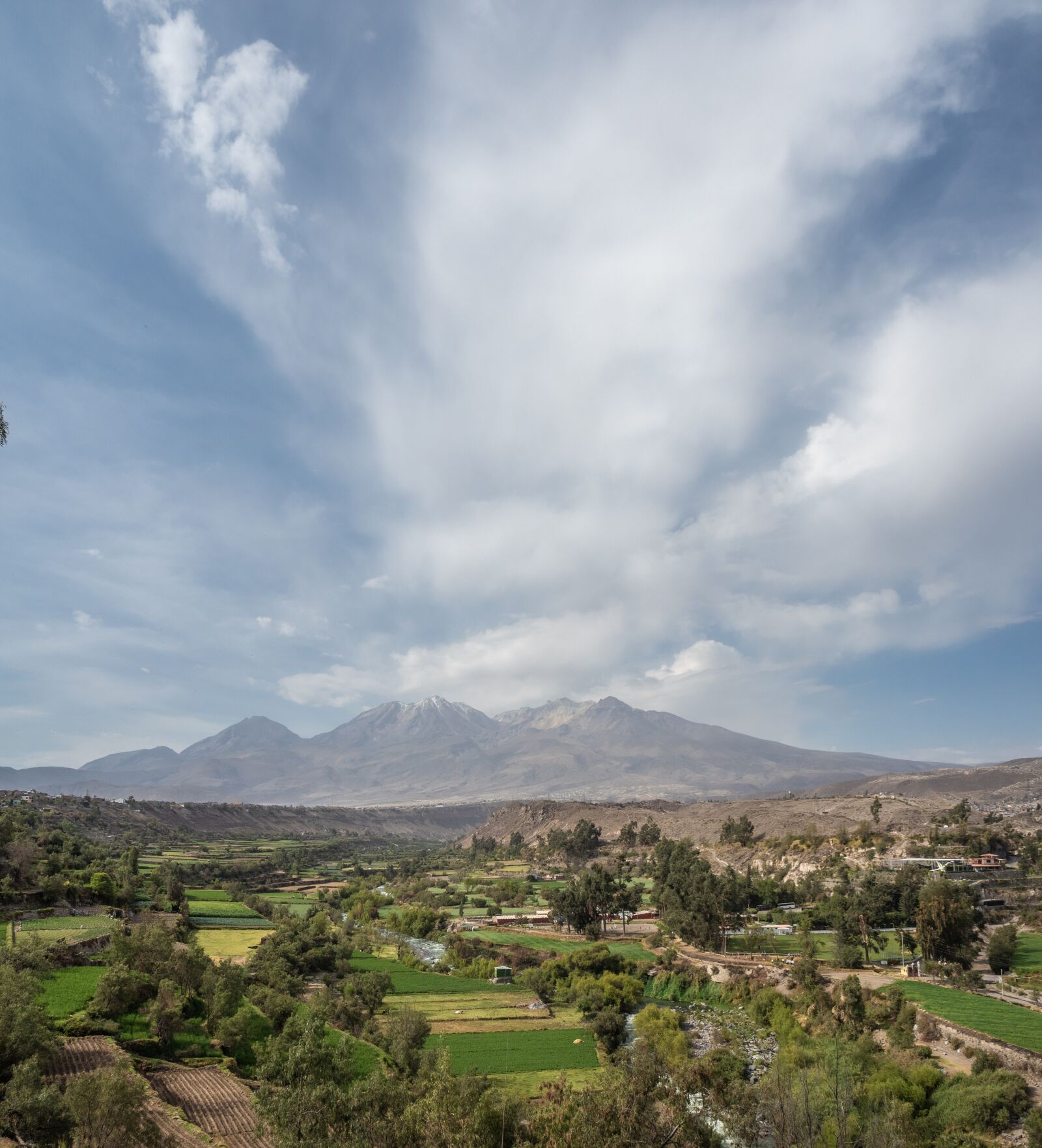 Olympus OM-D E-M5 II + Olympus M.Zuiko Digital ED 14-42mm F3.5-5.6 EZ sample photo. Peru, arequipa, clouds photography