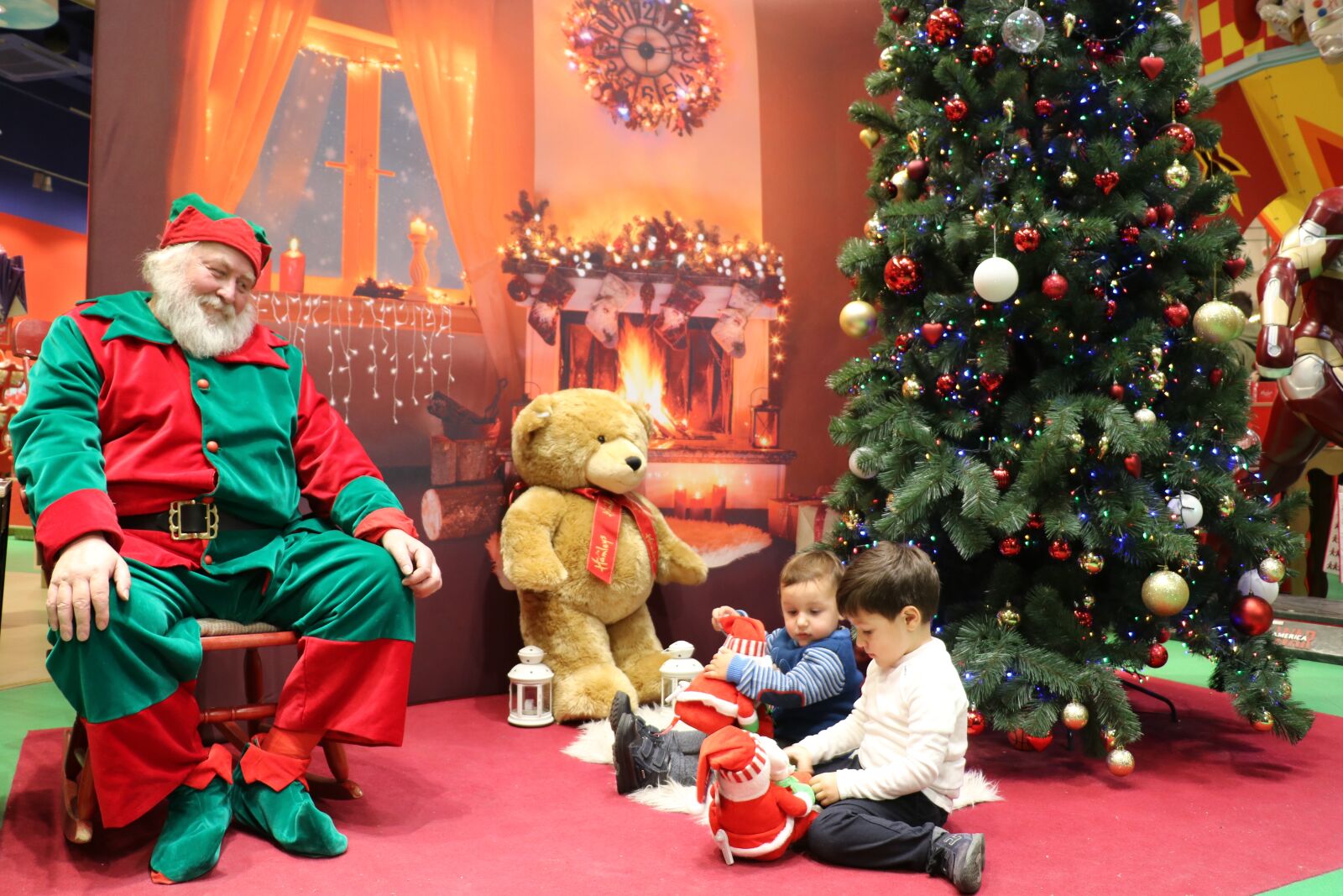 Canon EOS 760D (EOS Rebel T6s / EOS 8000D) sample photo. Christmas, dad, santa claus photography