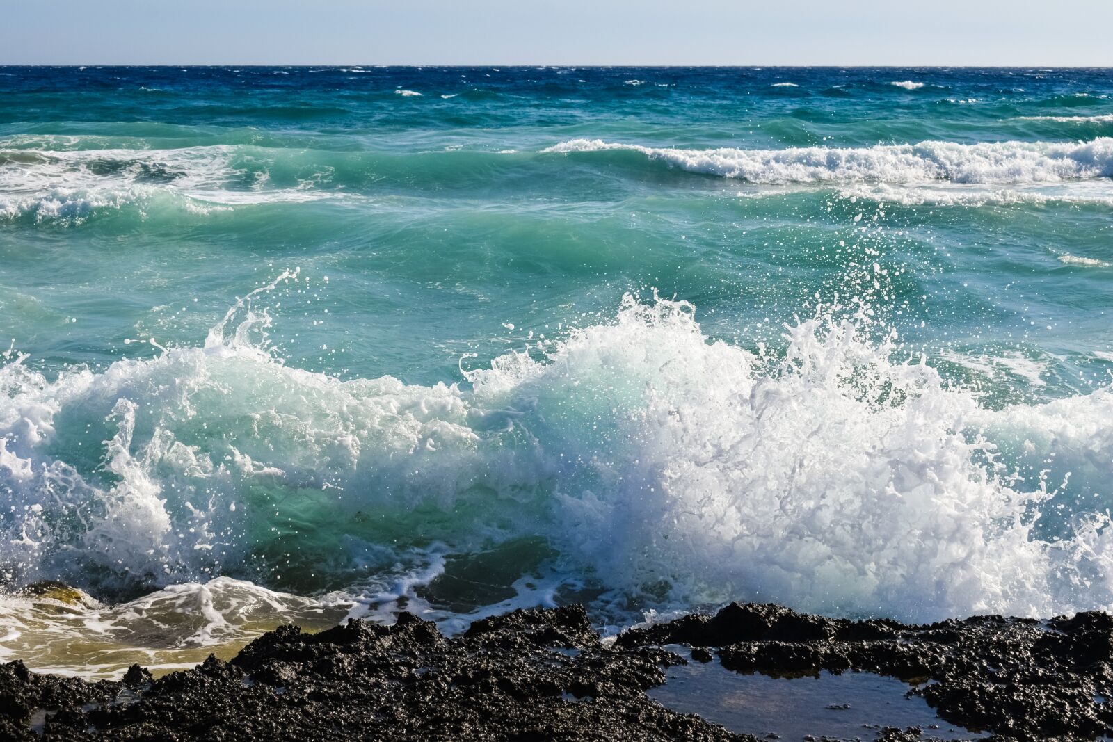 Nikon D3300 sample photo. Rocky coast, wave, sea photography