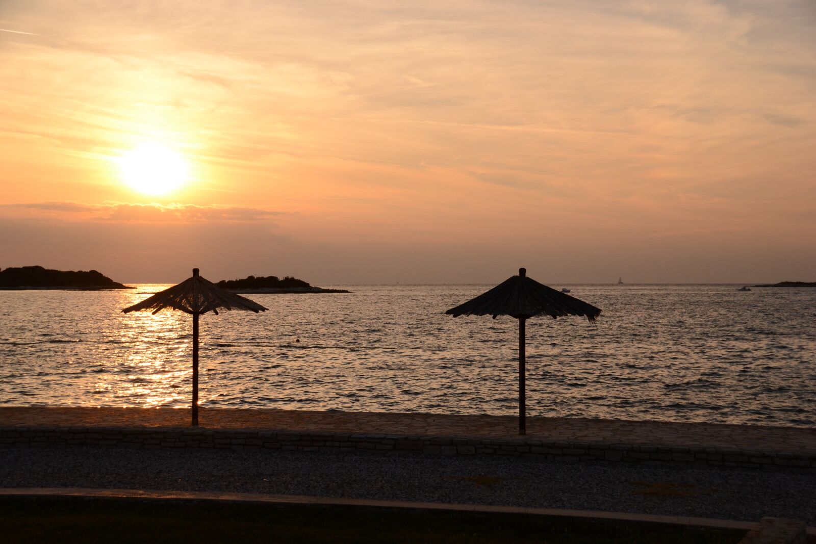 Nikon D3100 sample photo. Sunset, seaside, water photography