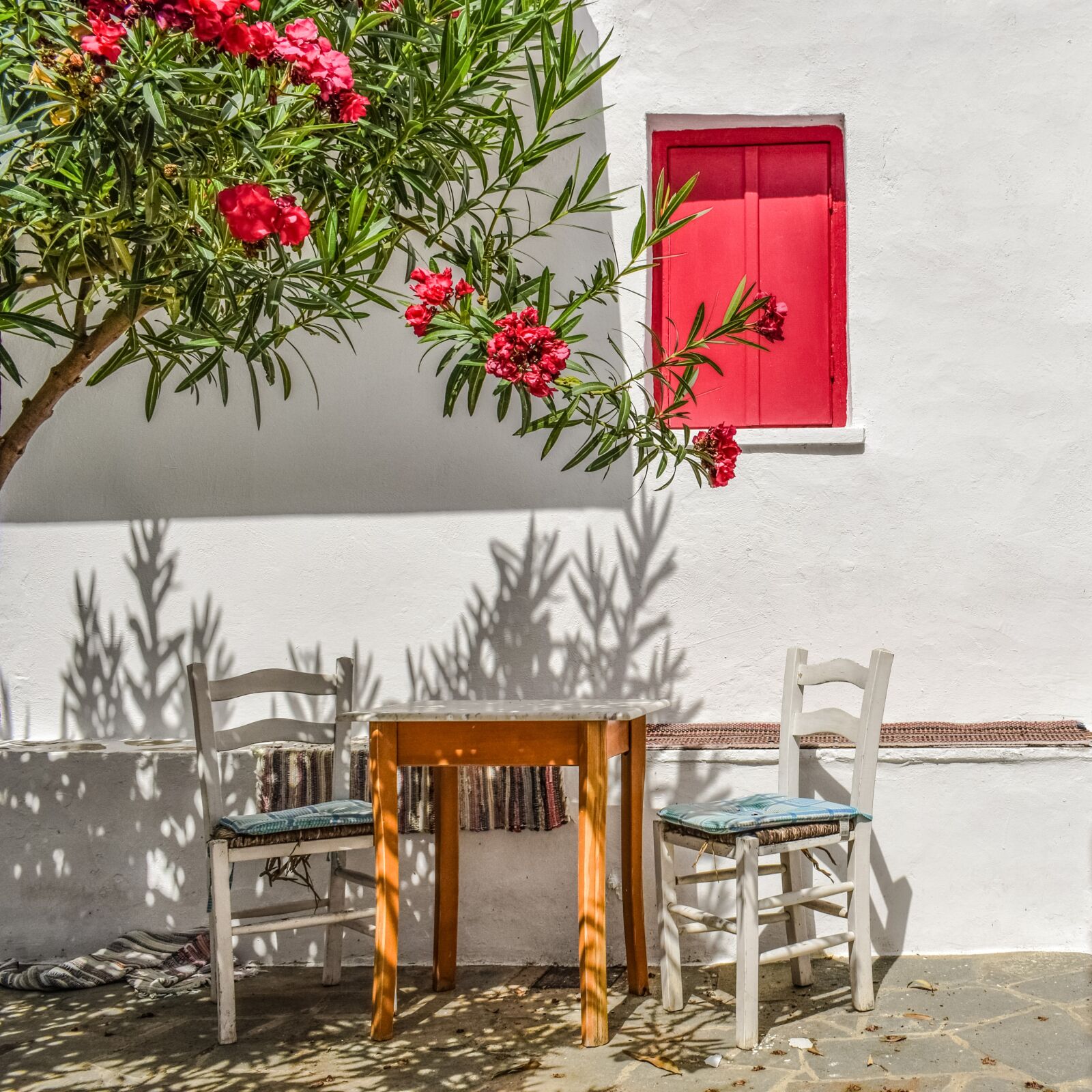 Nikon D3300 sample photo. Yard, table, chairs photography