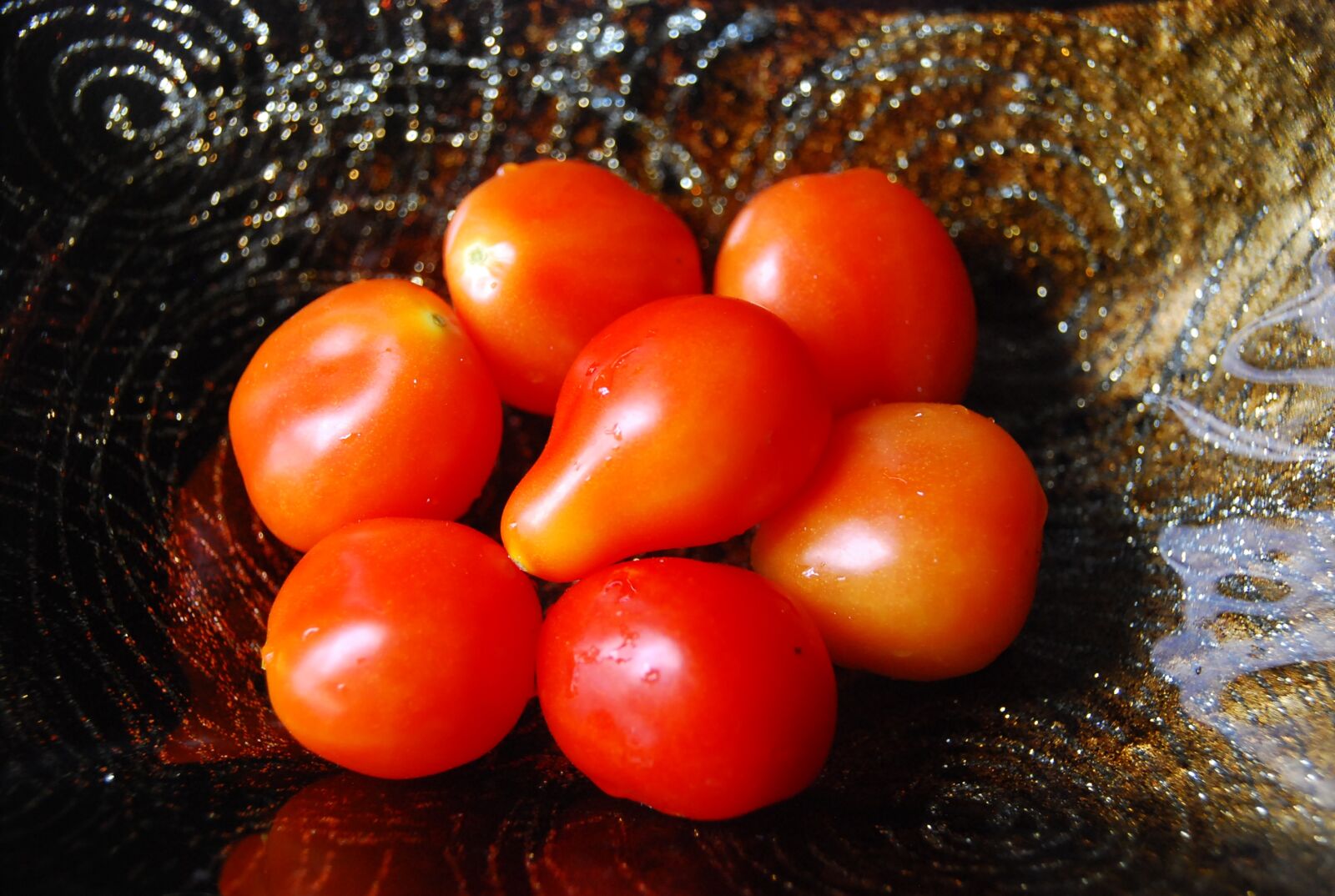 Nikon D60 sample photo. Tomatoes, homegrown, food photography