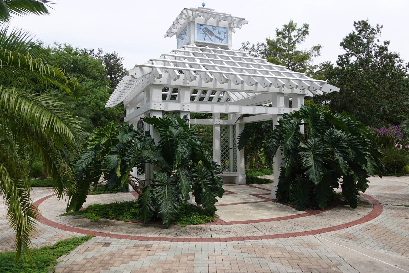 Sony Cyber-shot DSC-RX10 II sample photo. Gazebo, nature, greenhouse photography
