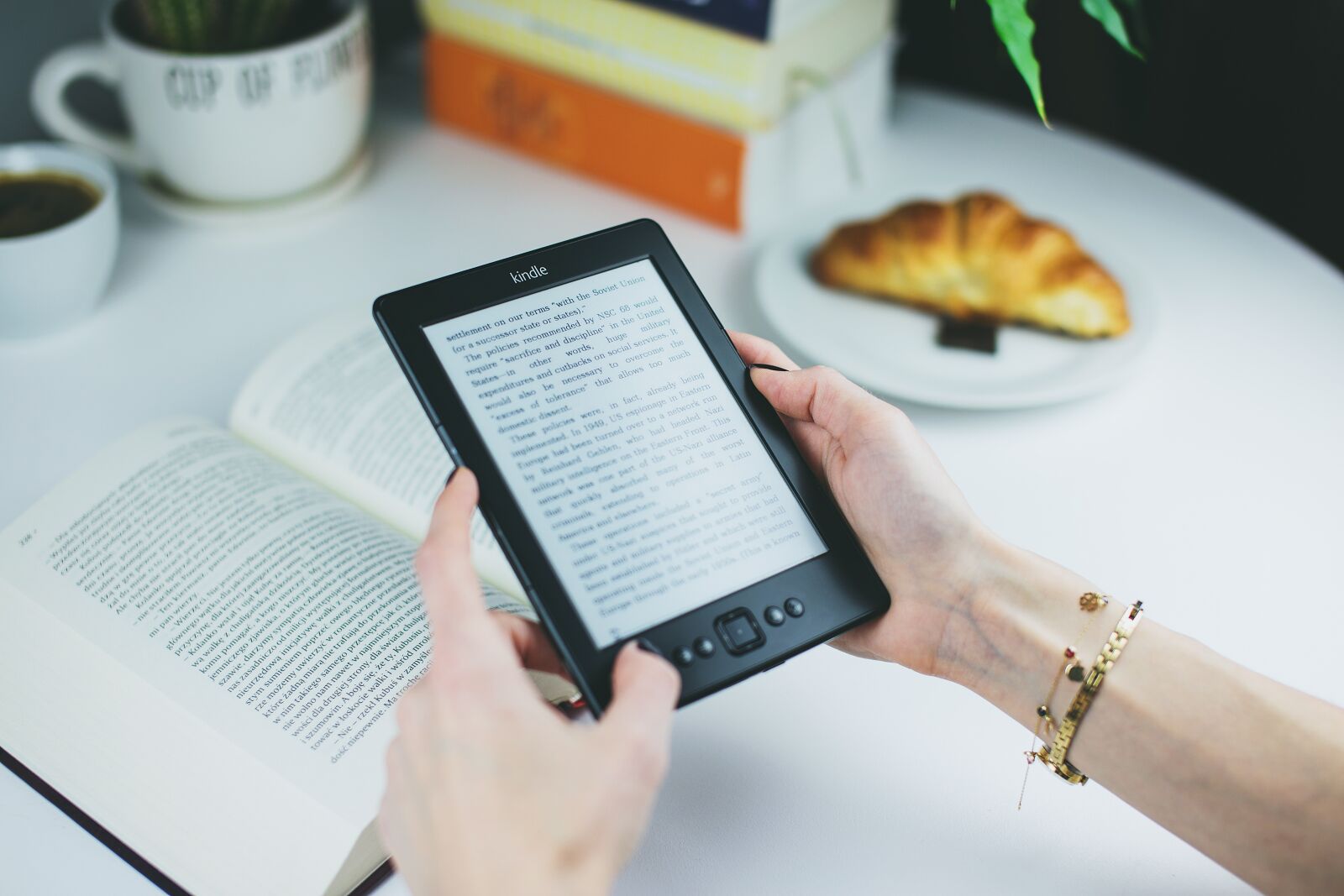 Canon EOS 6D sample photo. Kindle, book, reading photography
