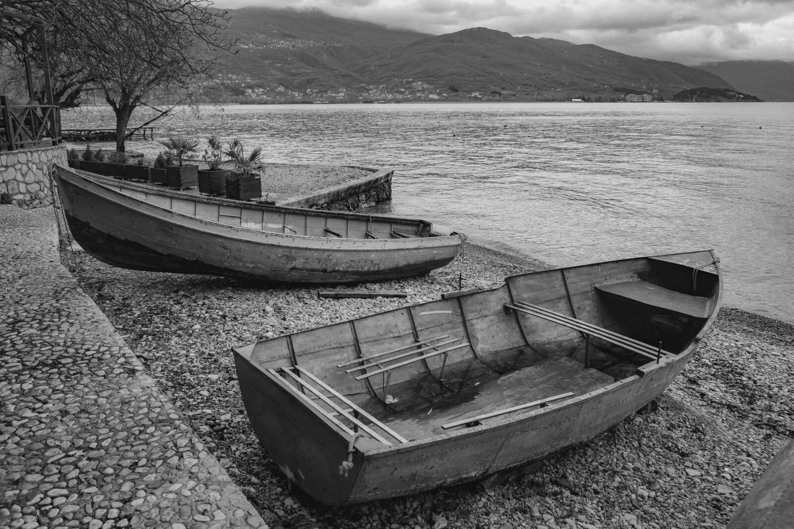 Nikon D3300 sample photo. Boats, beach, lake photography