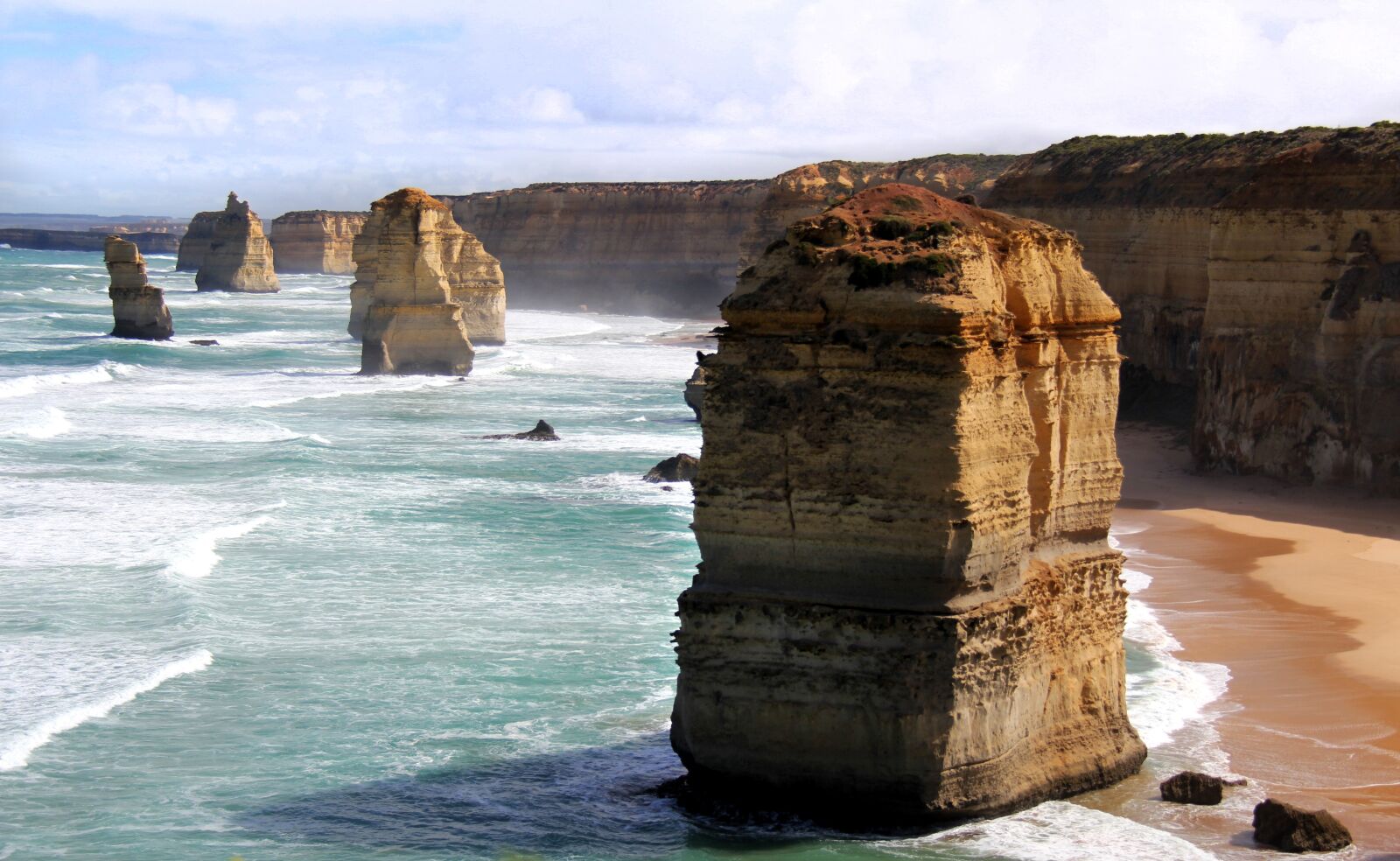 Canon EF-S 18-200mm F3.5-5.6 IS sample photo. Apostles, ocean, road photography