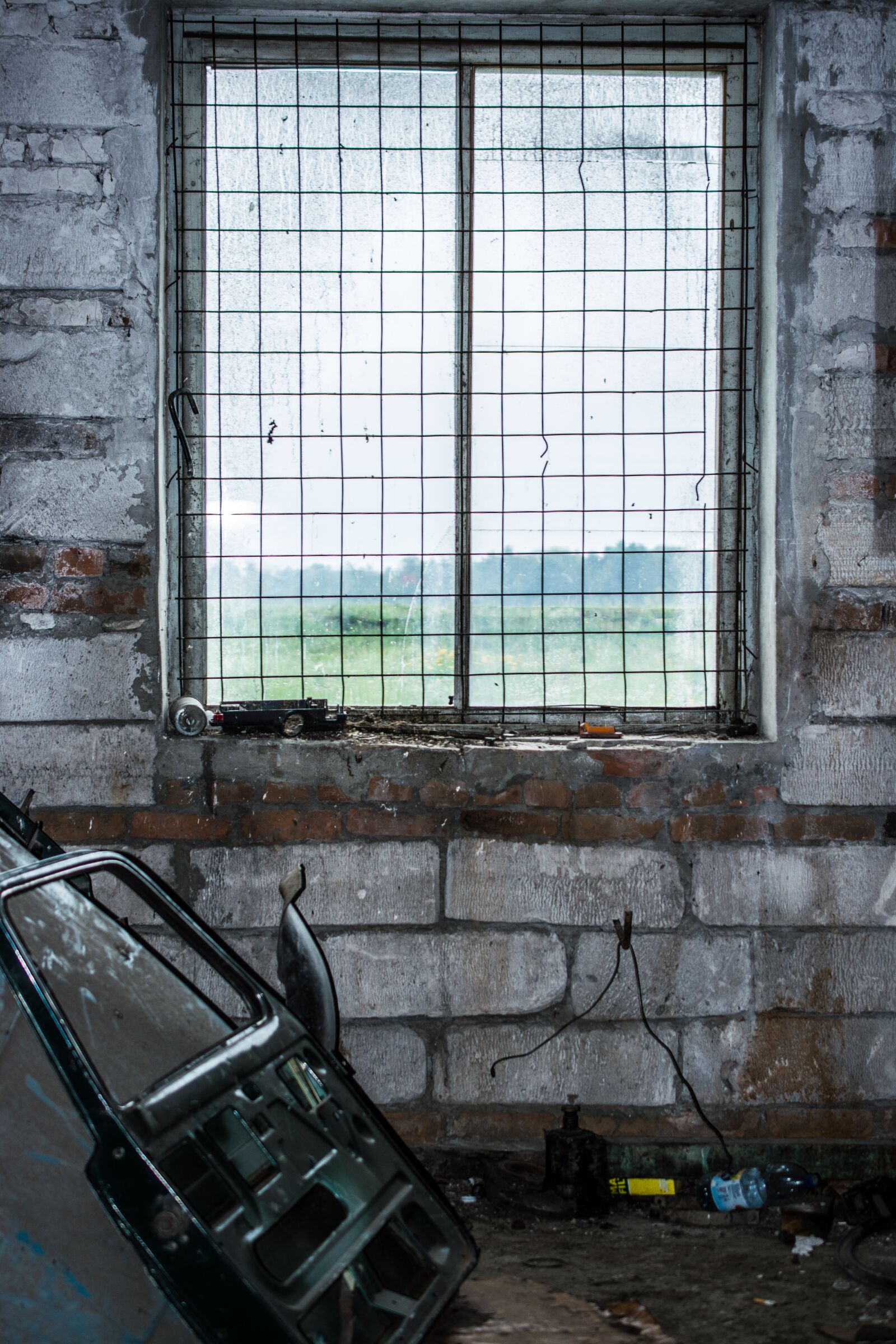 Nikon D5200 sample photo. Window, hdr, garage photography