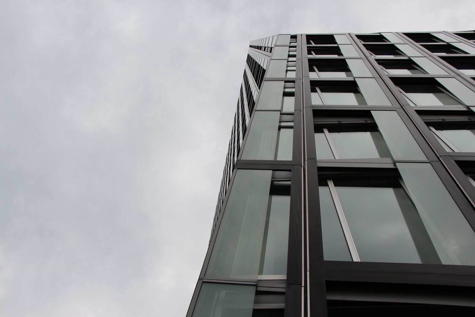 Canon EOS 650D (EOS Rebel T4i / EOS Kiss X6i) sample photo. Hamburg, building, city photography