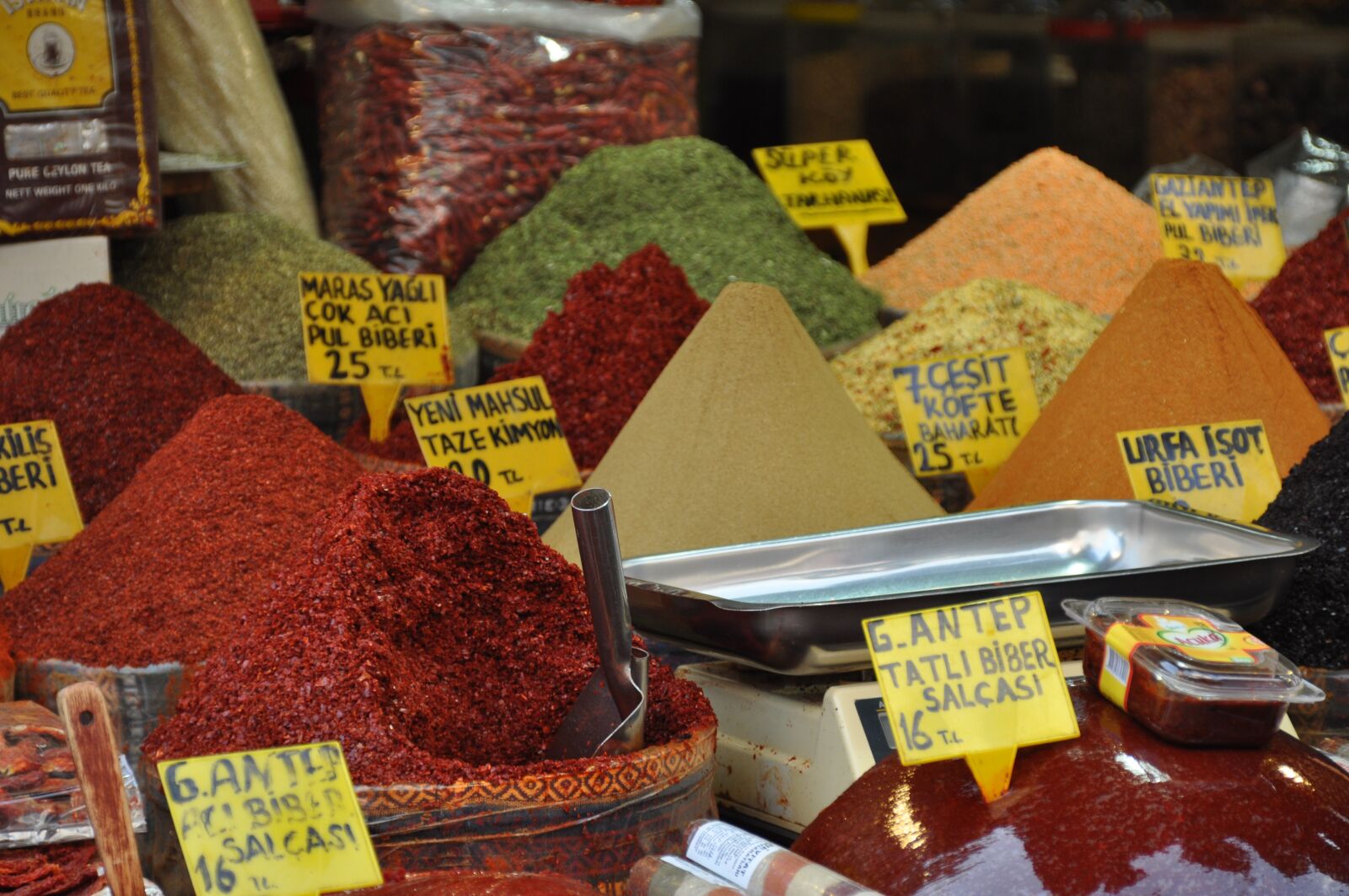Nikon D5000 sample photo. Bazar, spices, turkey photography