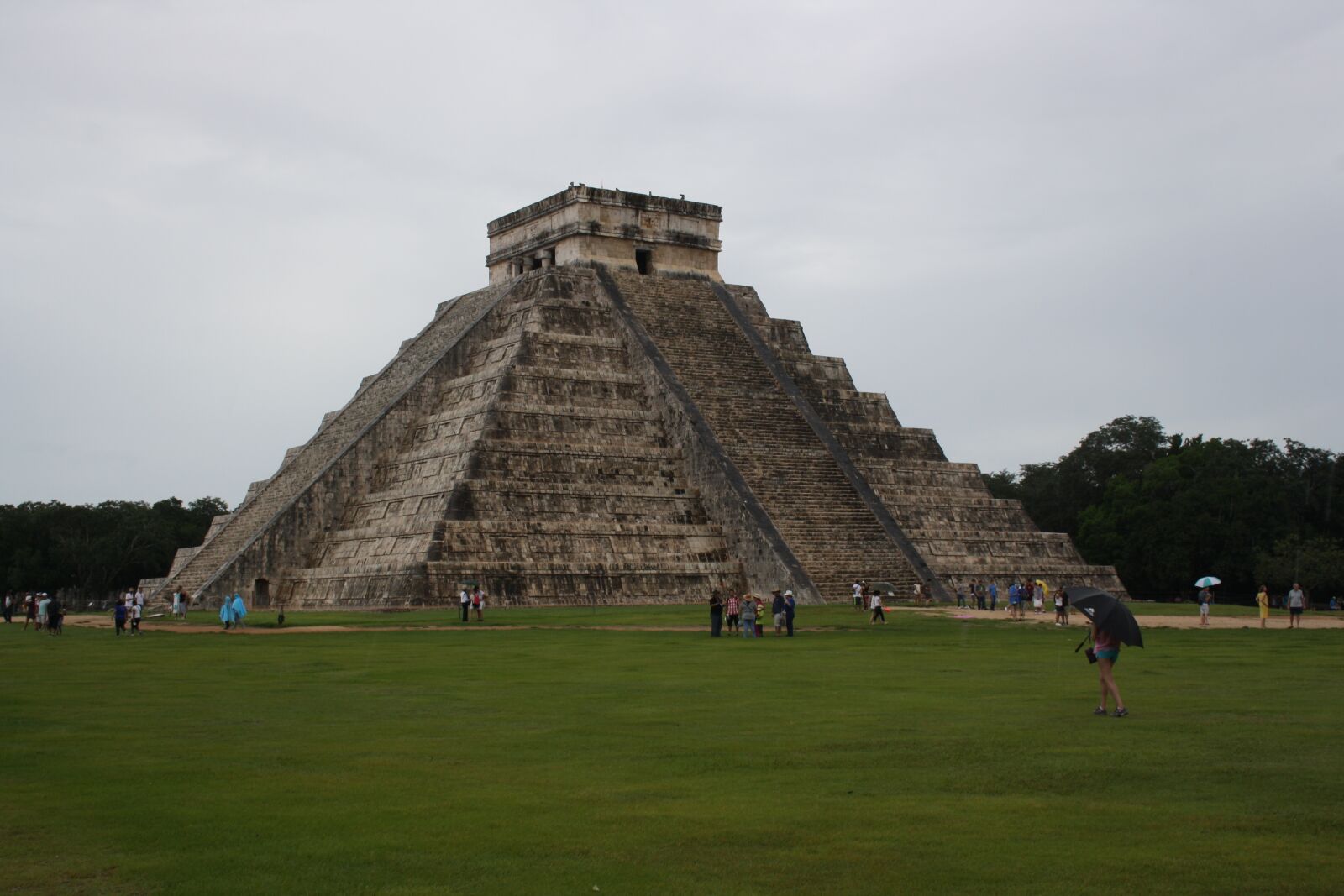 Canon EOS 1000D (EOS Digital Rebel XS / EOS Kiss F) sample photo. Mexico, chichen itza, pyramids photography