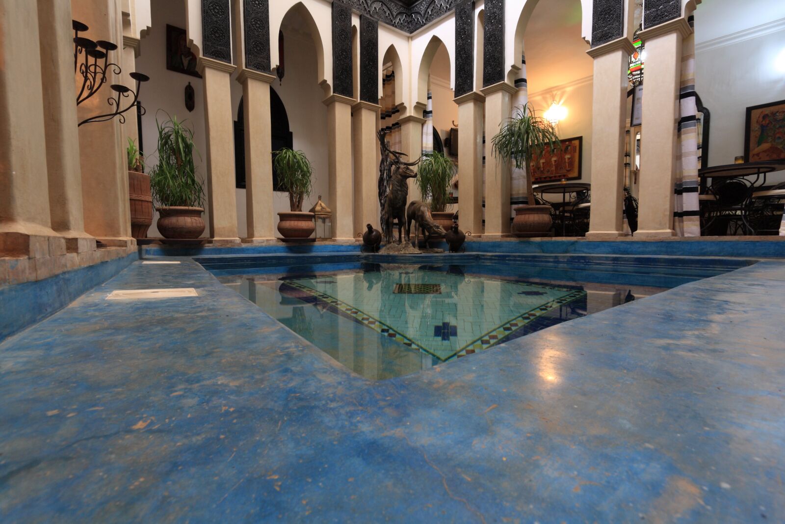 Canon EOS 1000D (EOS Digital Rebel XS / EOS Kiss F) sample photo. Morocco, hotel, indoor photography