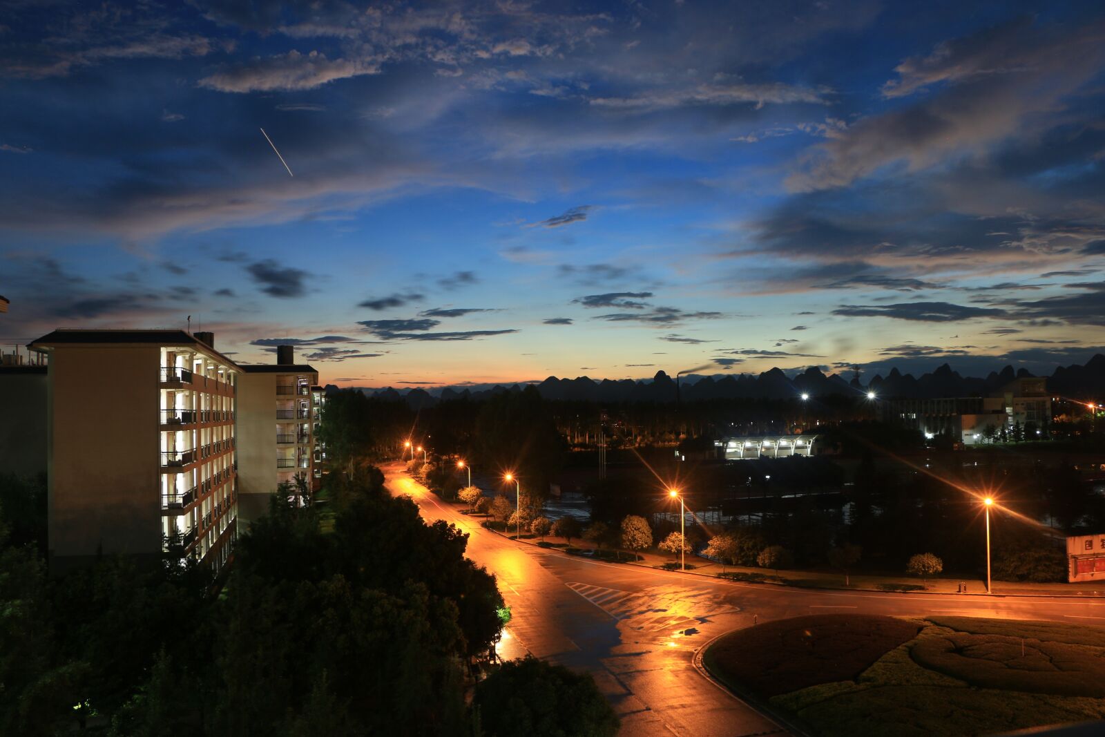 Canon EOS 70D sample photo. Rain, sunset, dark clouds photography