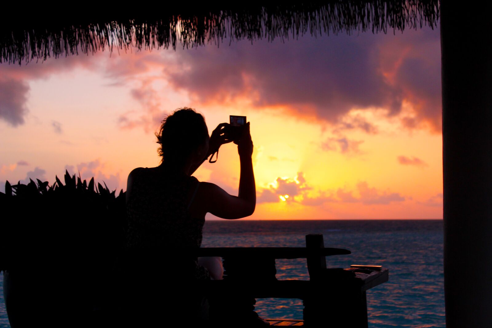 Canon EOS 600D (Rebel EOS T3i / EOS Kiss X5) sample photo. Selfie, beach, paradise photography