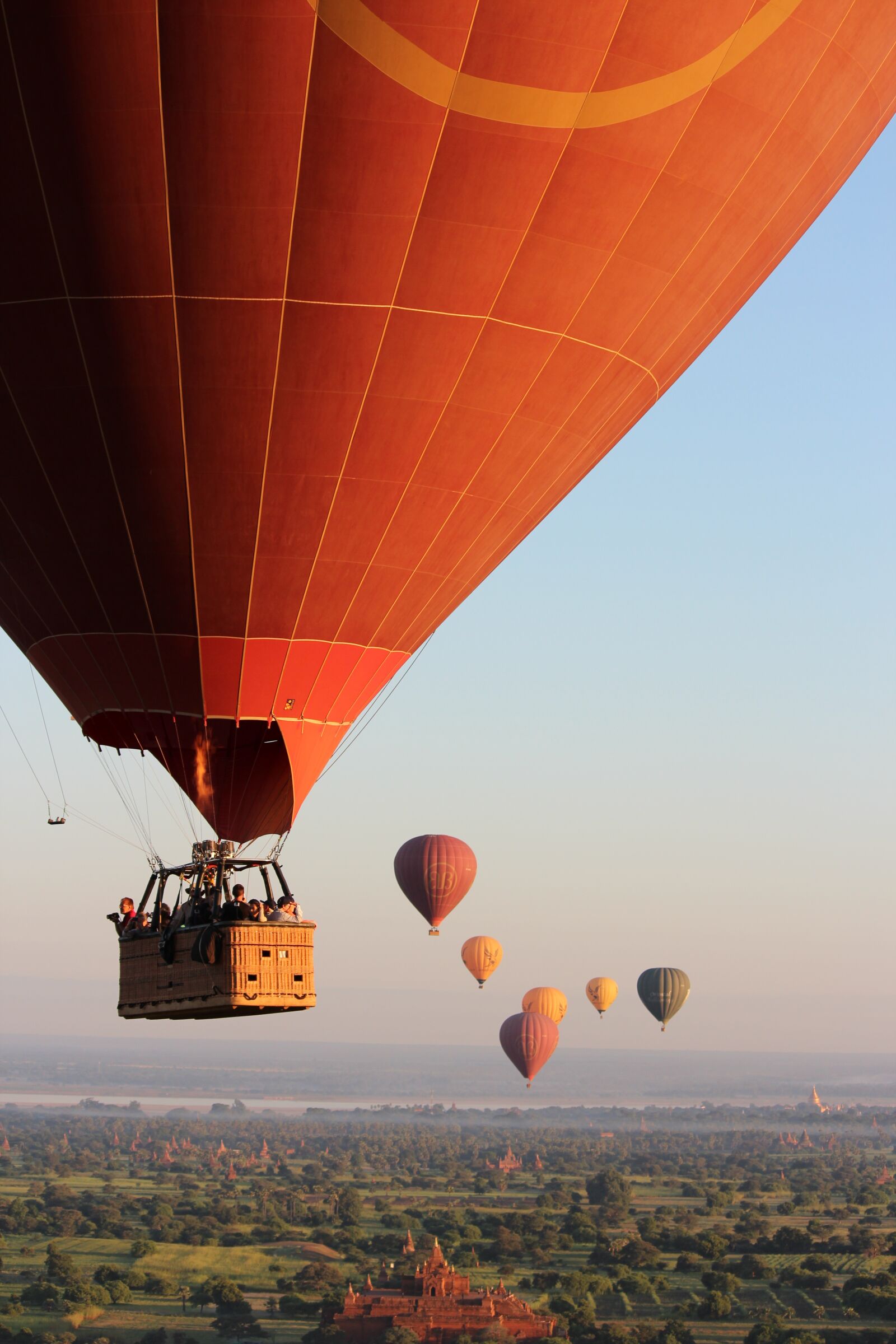 Canon EOS 600D (Rebel EOS T3i / EOS Kiss X5) sample photo. Balloons over bagan, hot photography