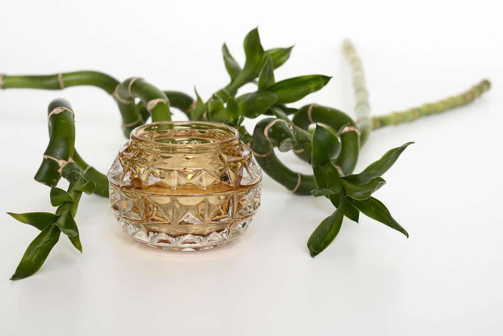 Nikon D7100 sample photo. Tealight, candle, luck bamboo photography