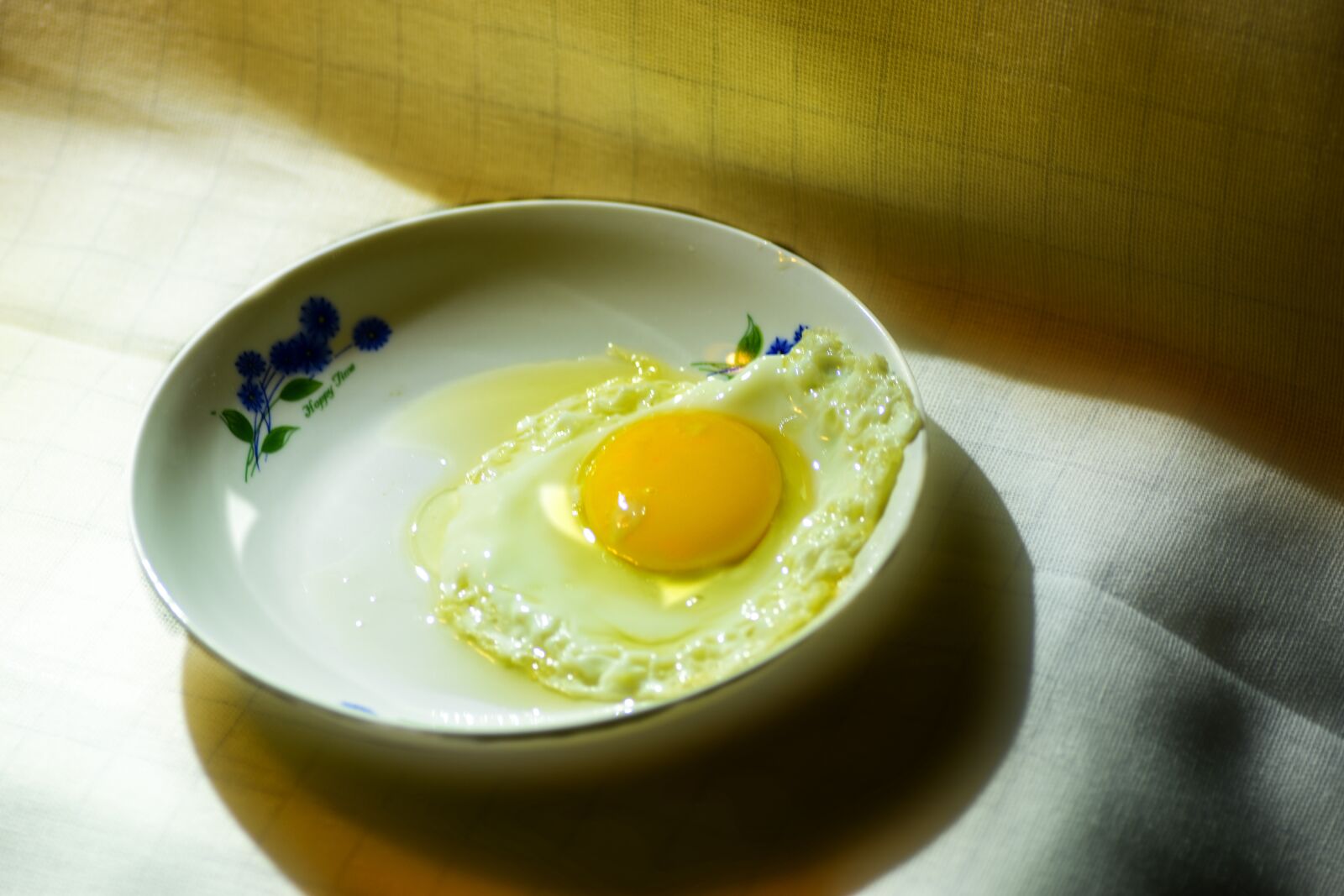 Nikon D5500 sample photo. Egg, bread, flowers photography