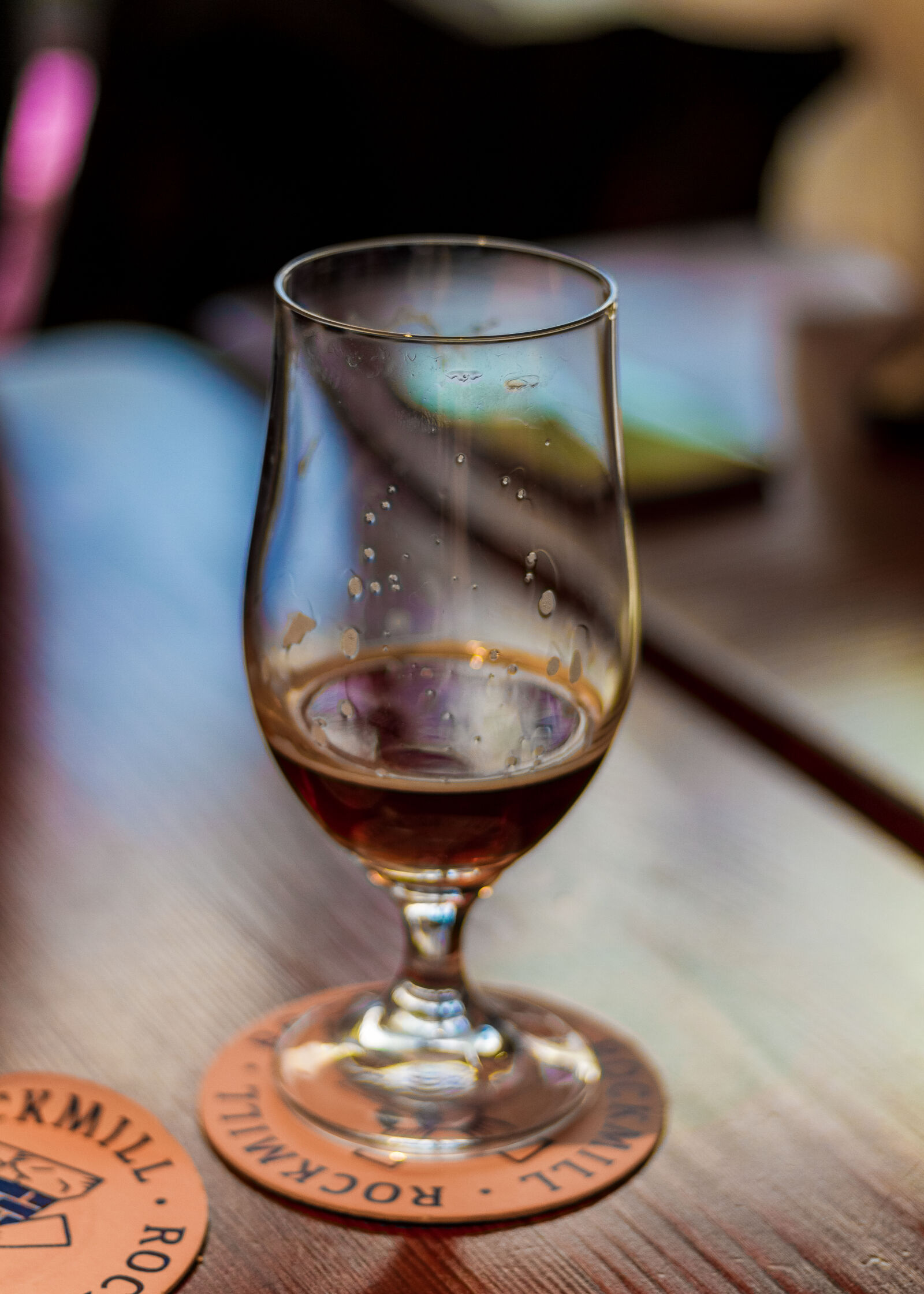 Canon EOS 7D + Canon EF 50mm F1.8 STM sample photo. Bar, beer, beer, glass photography