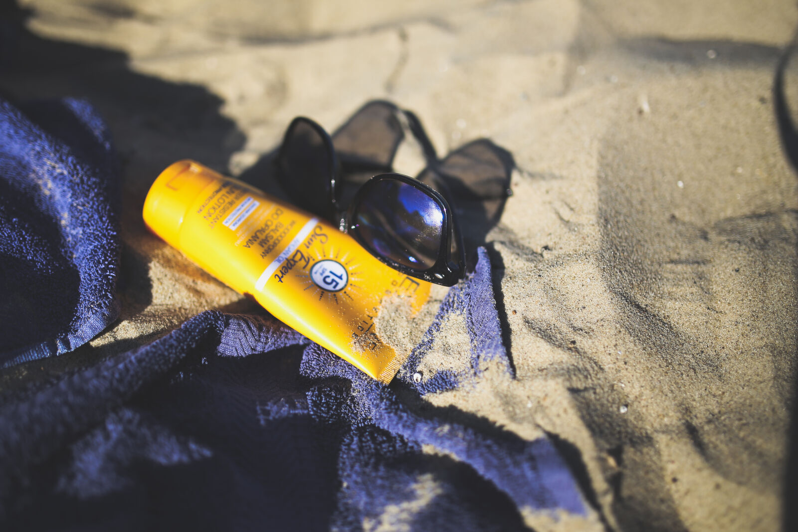 Canon EOS 6D + Sigma 35mm F1.4 DG HSM Art sample photo. Sunblock, balm, on, the photography