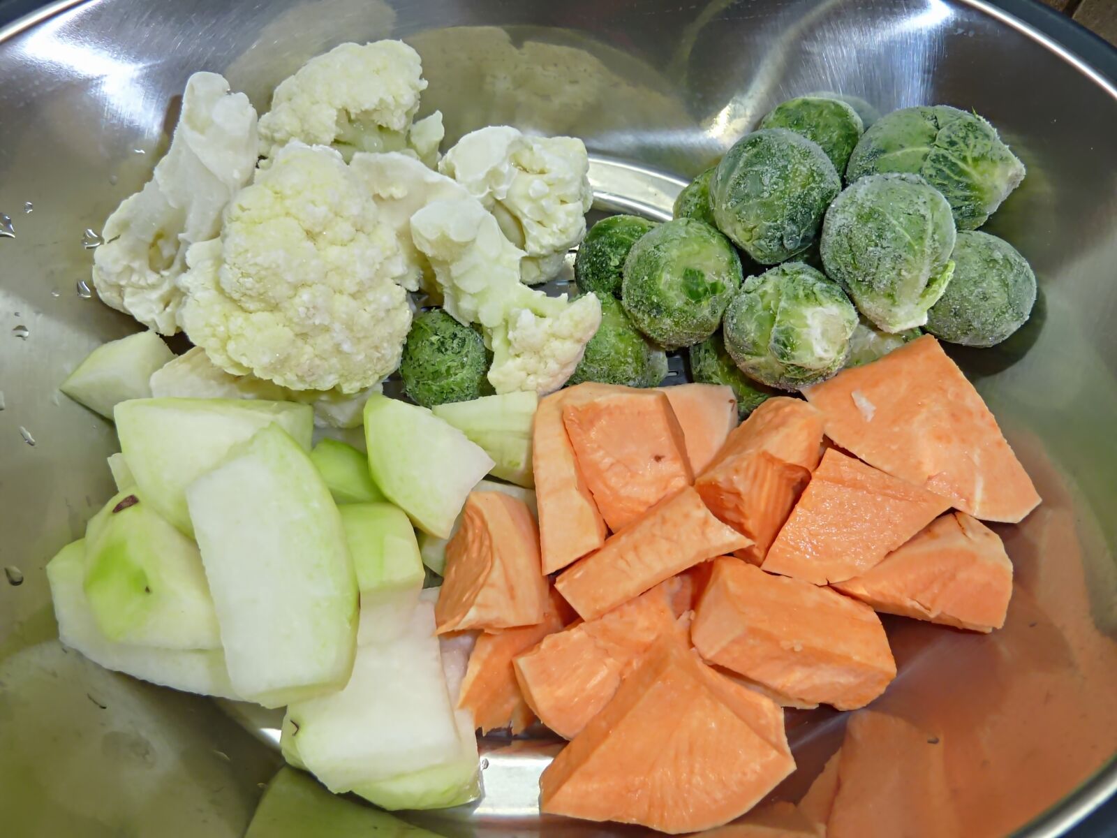 Panasonic DMC-TZ7 sample photo. Vegetables, flat, food photography