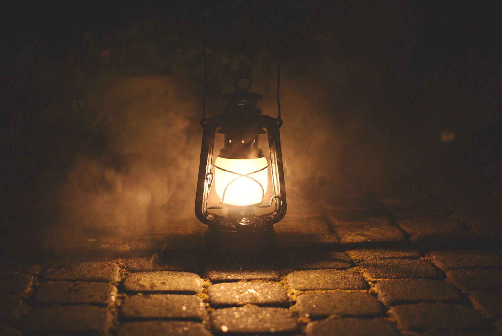 Sony a6000 sample photo. Lamp, oil lamp, nostalgia photography