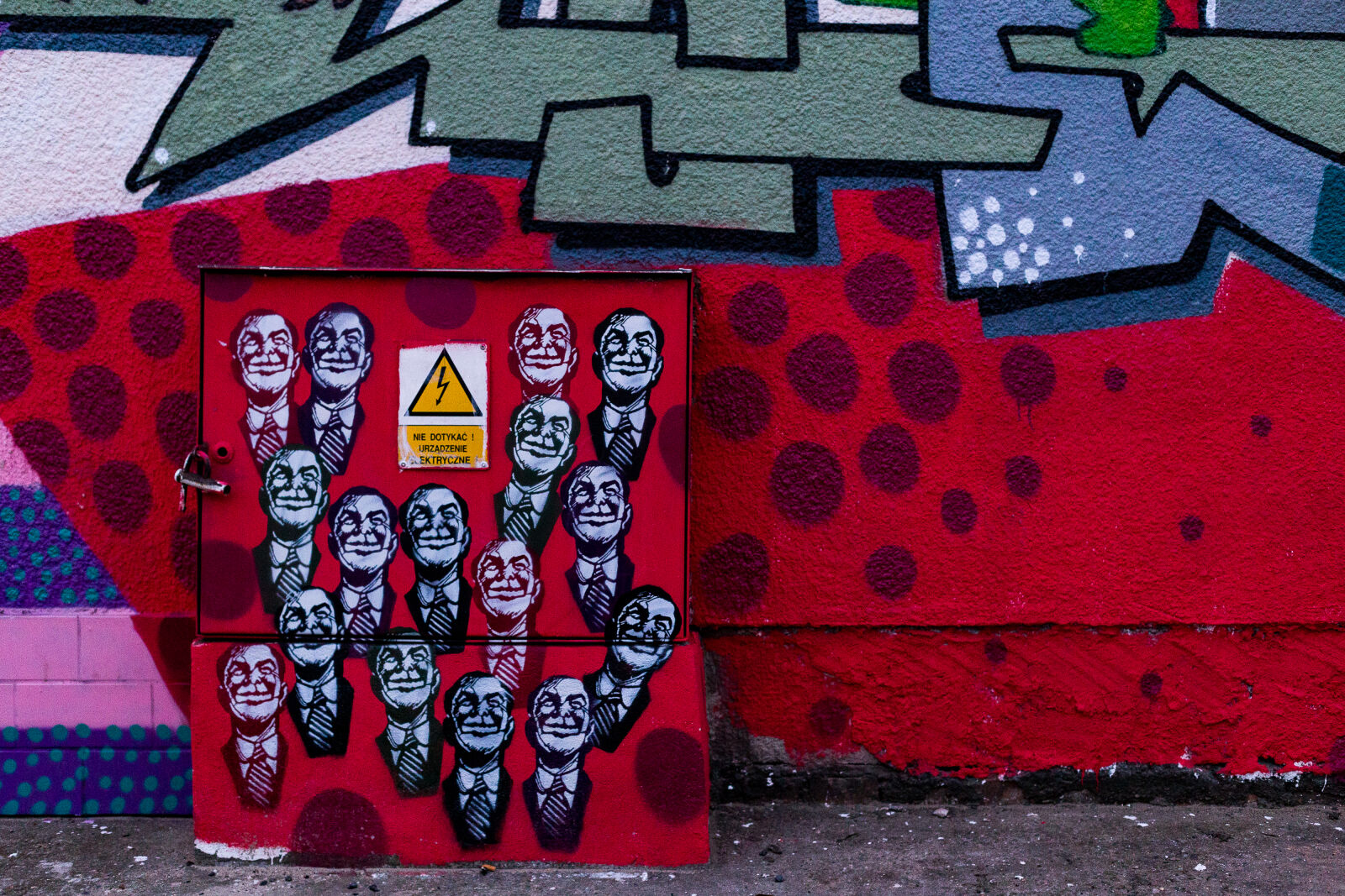 Canon EOS 6D + Canon EF 50mm F1.4 USM sample photo. Art, caution, street, streetart photography