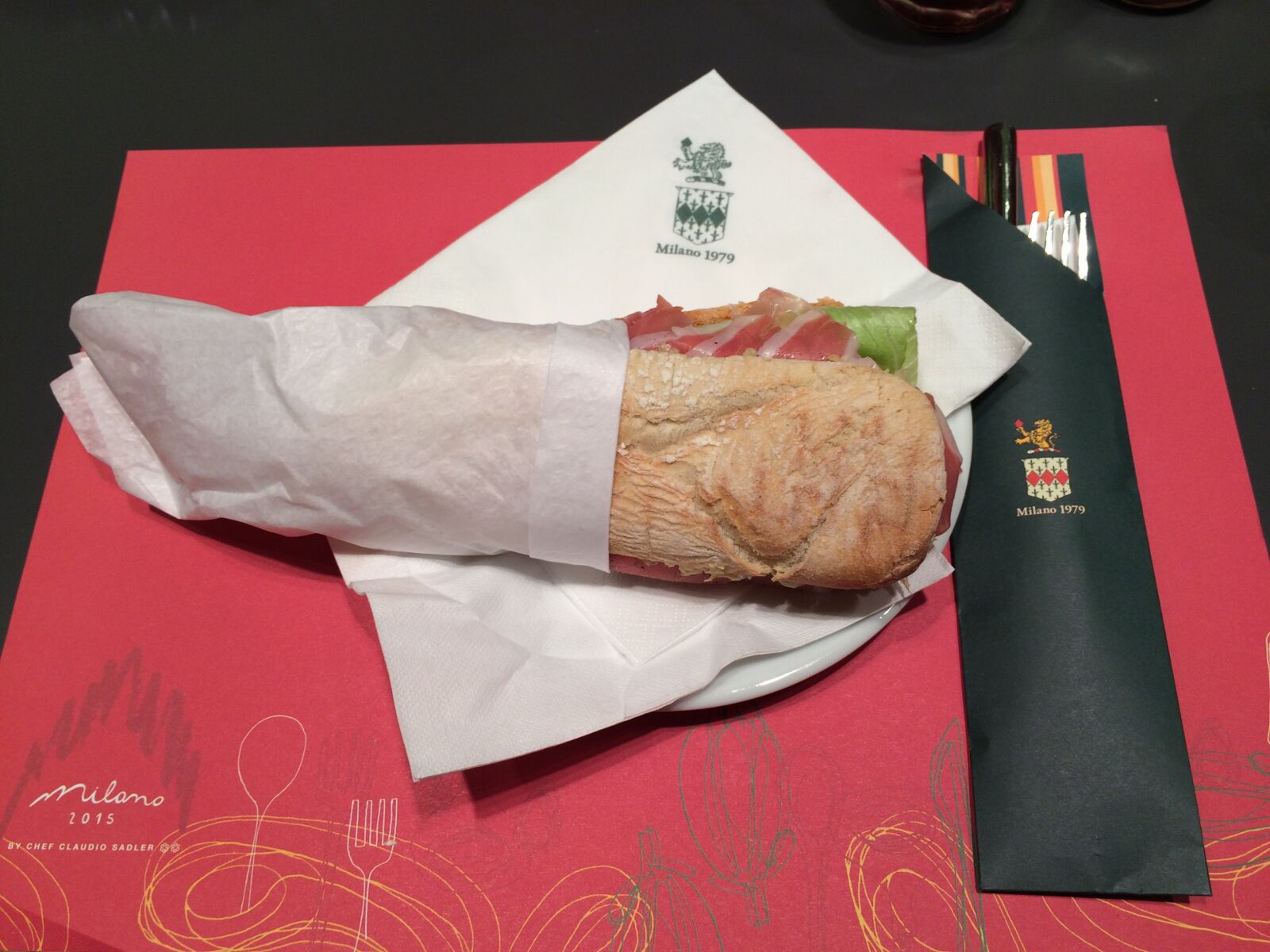 iPhone 5s back camera 4.15mm f/2.2 sample photo. Sandwich, duomo, milan photography
