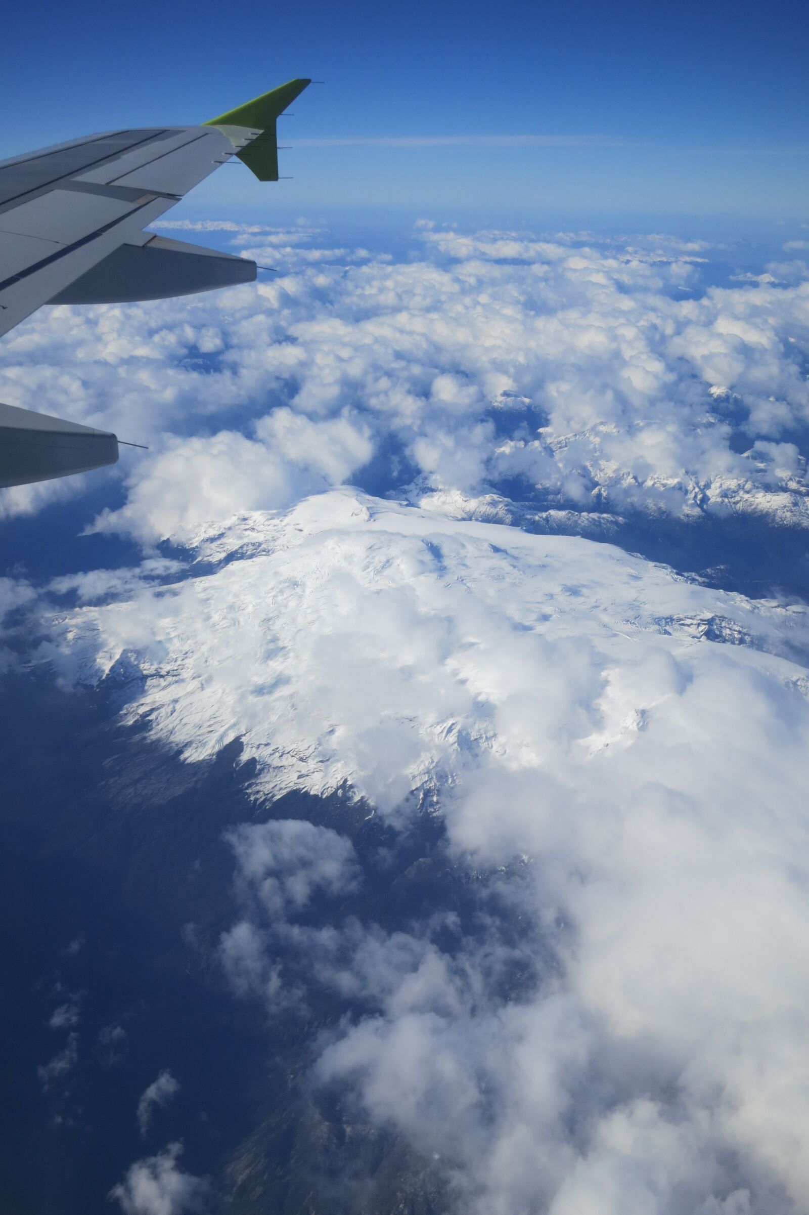 Canon PowerShot S100 sample photo. Airplane, wing, flight photography
