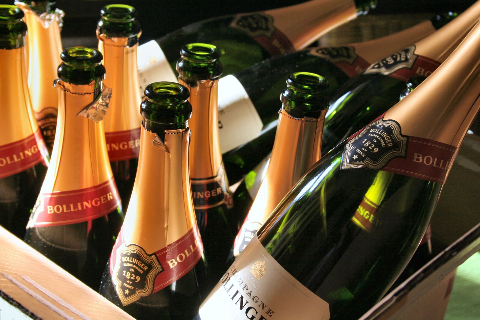 Canon EOS 350D (EOS Digital Rebel XT / EOS Kiss Digital N) sample photo. Wine, alcohol, bottle photography