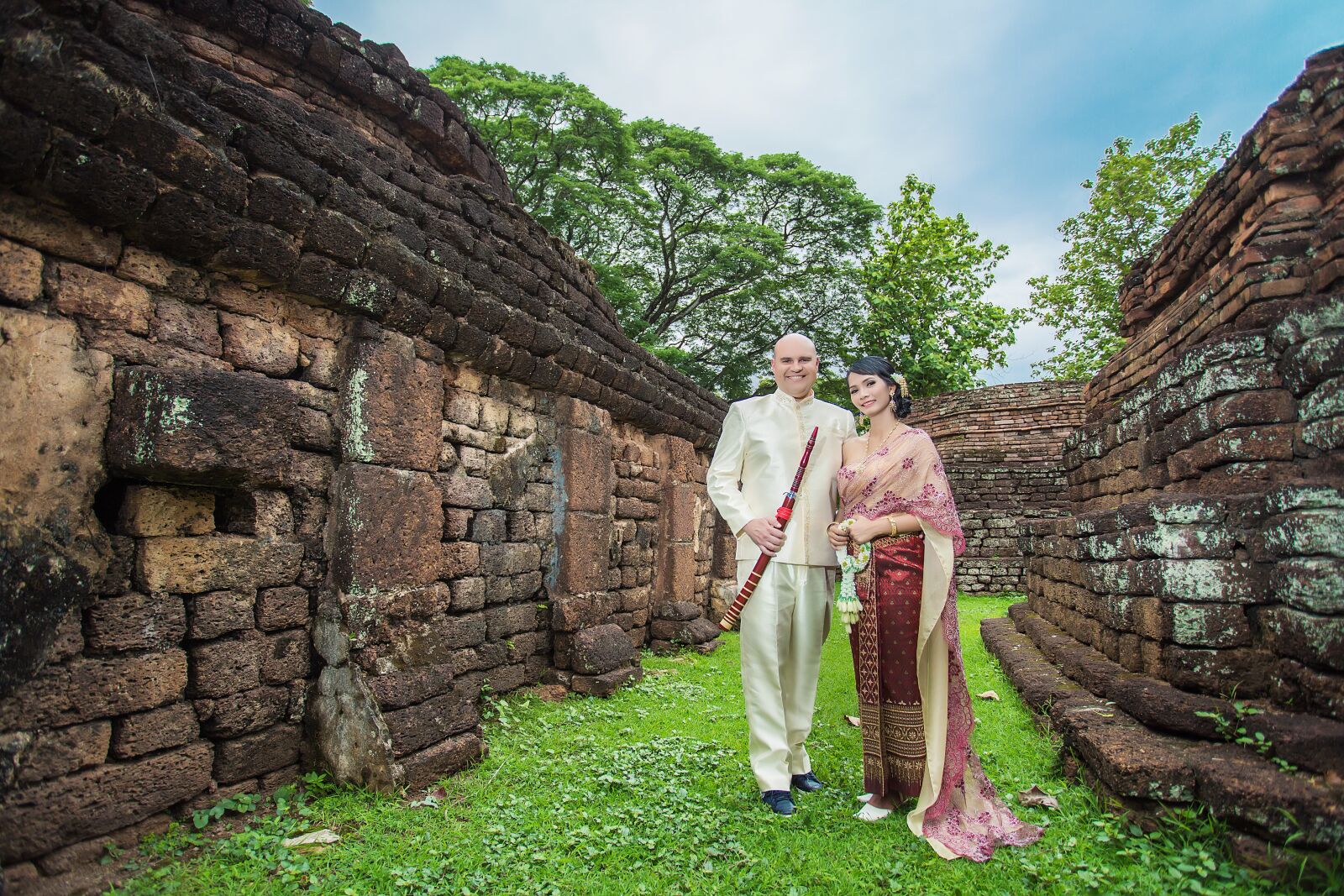 Canon EF 17-40mm F4L USM sample photo. Temple, wedding, thailand photography