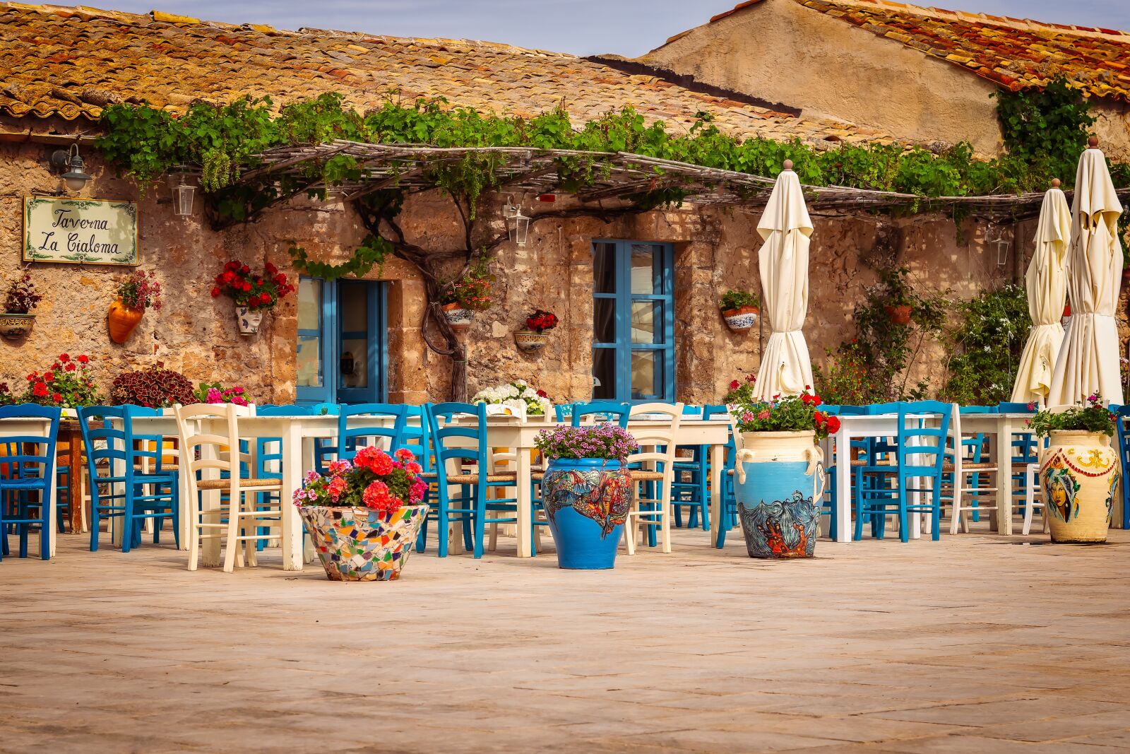 Nikon D3300 sample photo. Restaurant, tavern, sicily photography