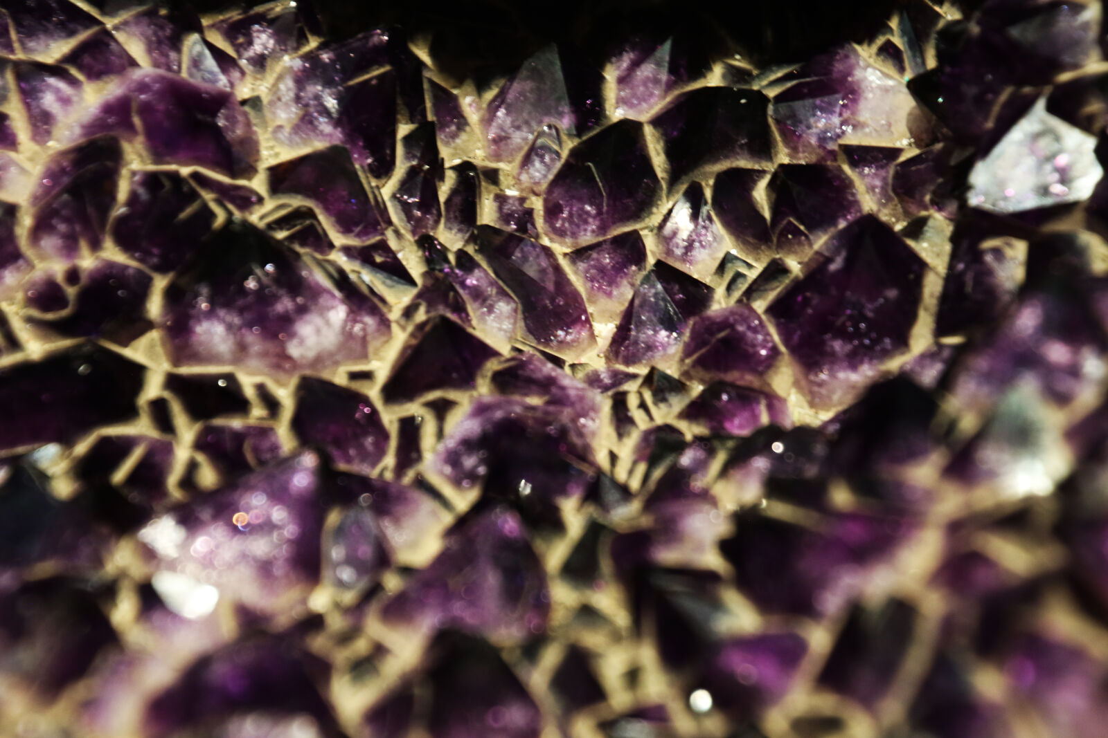 Canon EOS 7D Mark II sample photo. Background, crystal, earth, jewellery photography