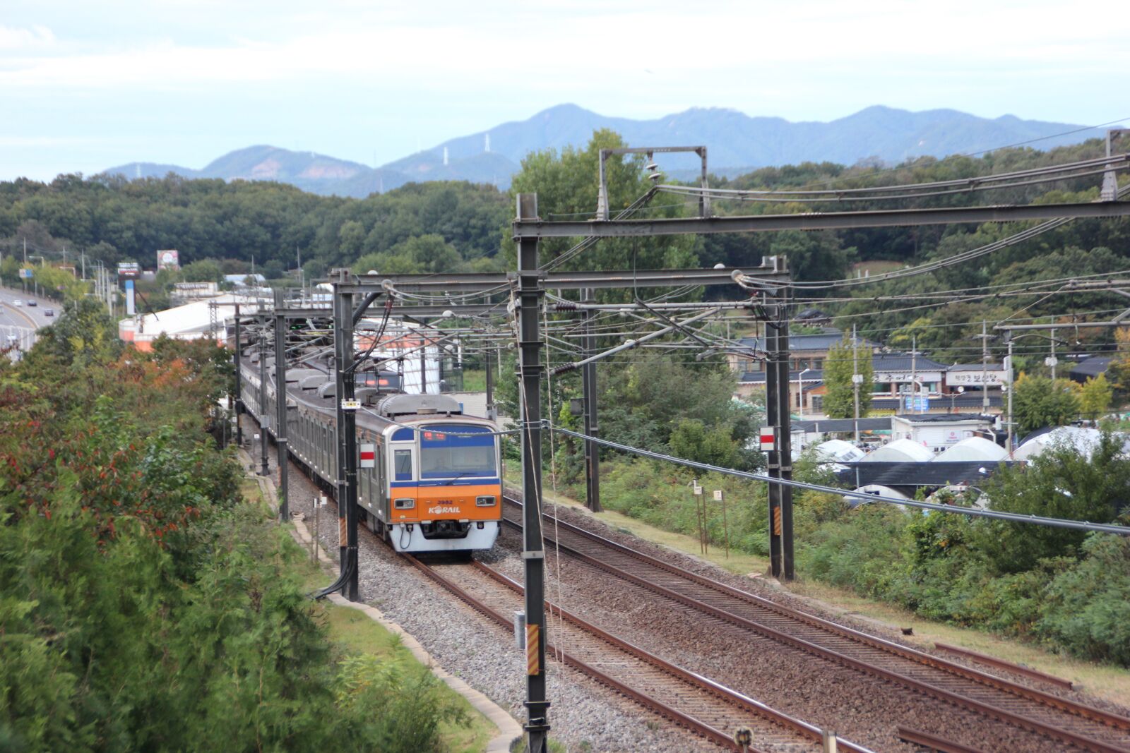 Canon EOS 600D (Rebel EOS T3i / EOS Kiss X5) sample photo. Travel, nature, train photography