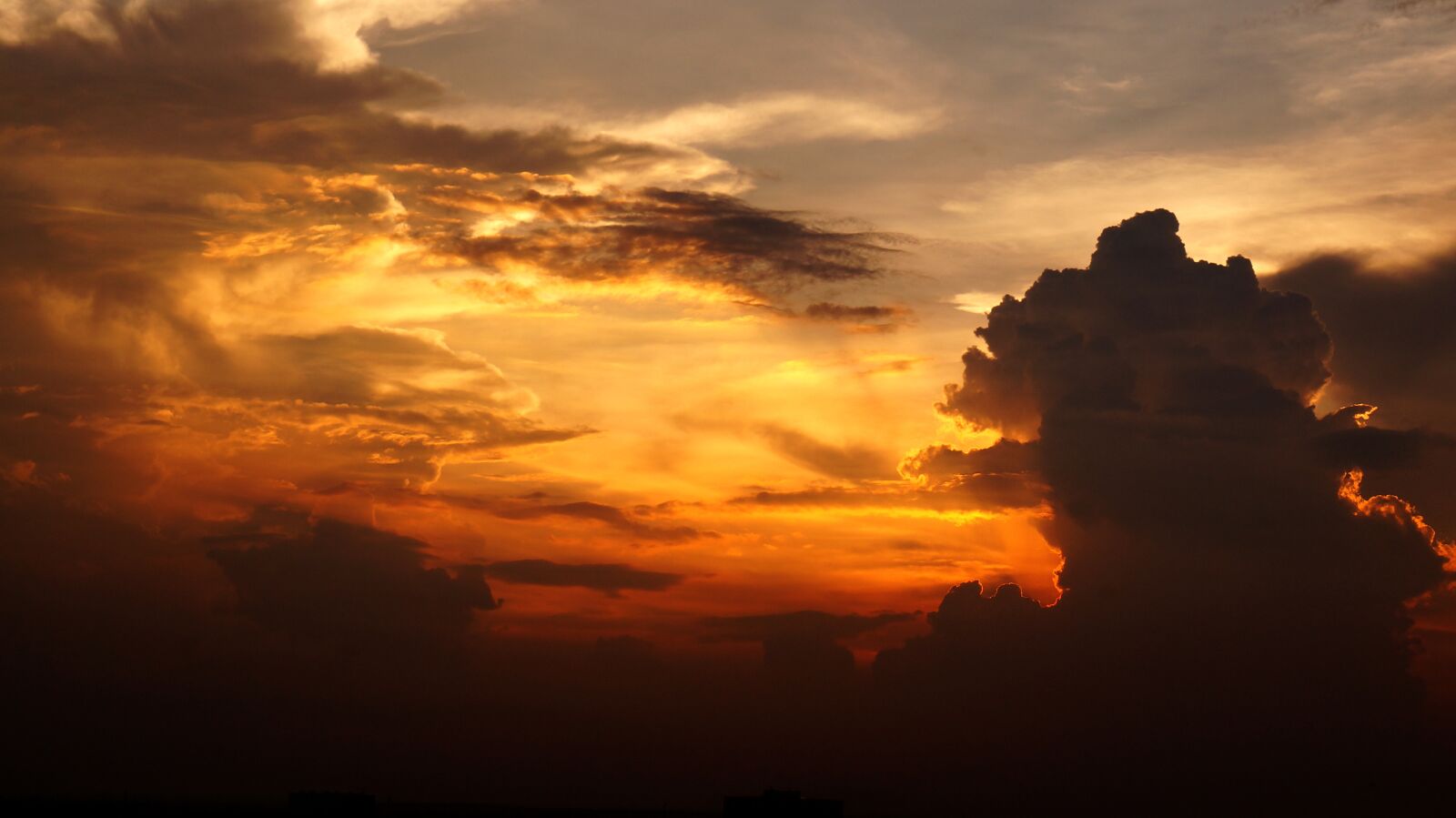 Sony Alpha NEX-F3 + Sony E 18-55mm F3.5-5.6 OSS sample photo. Clouds, sunset, the afternoon photography