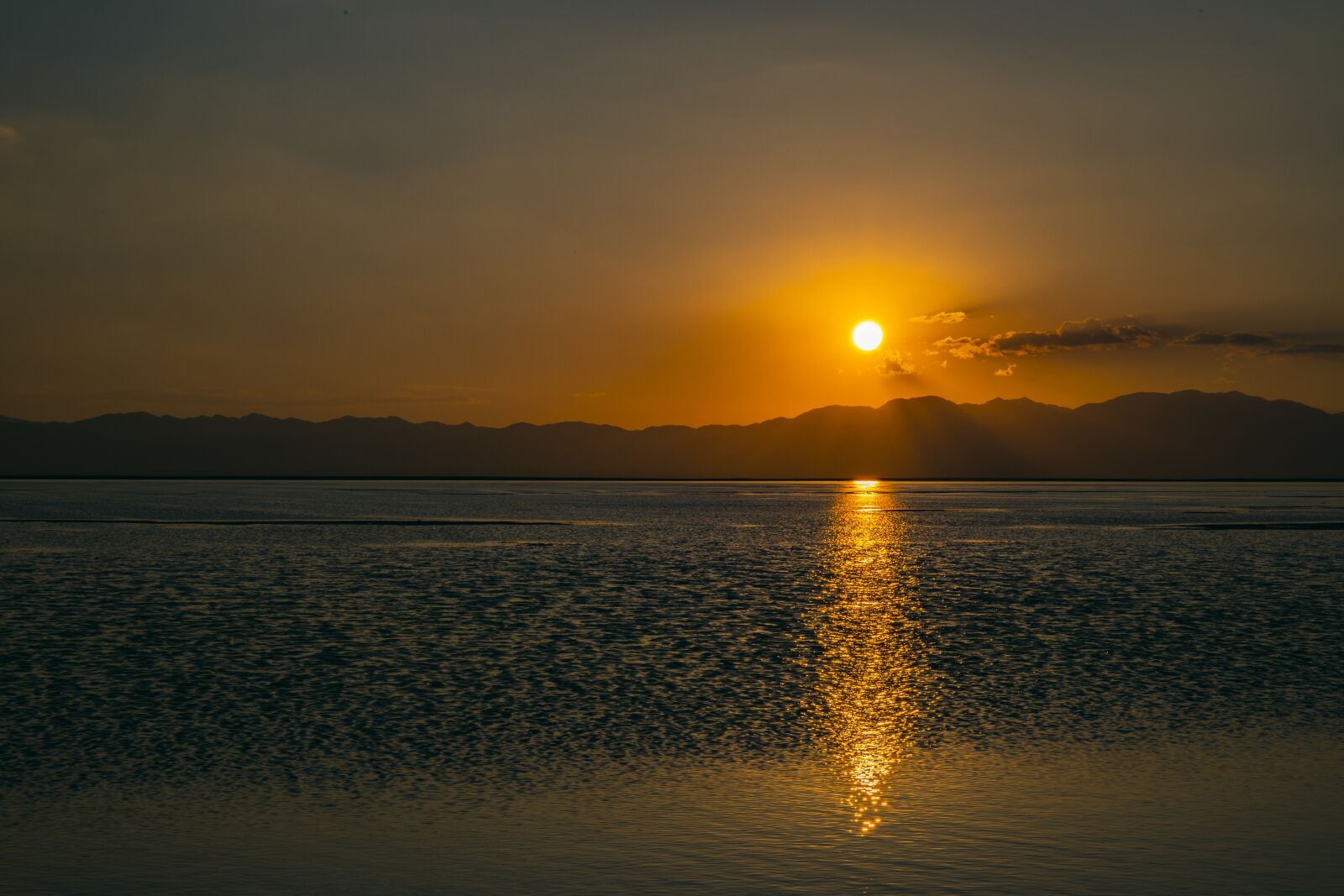 Canon EOS 6D Mark II sample photo. Sunset, lake, salt photography