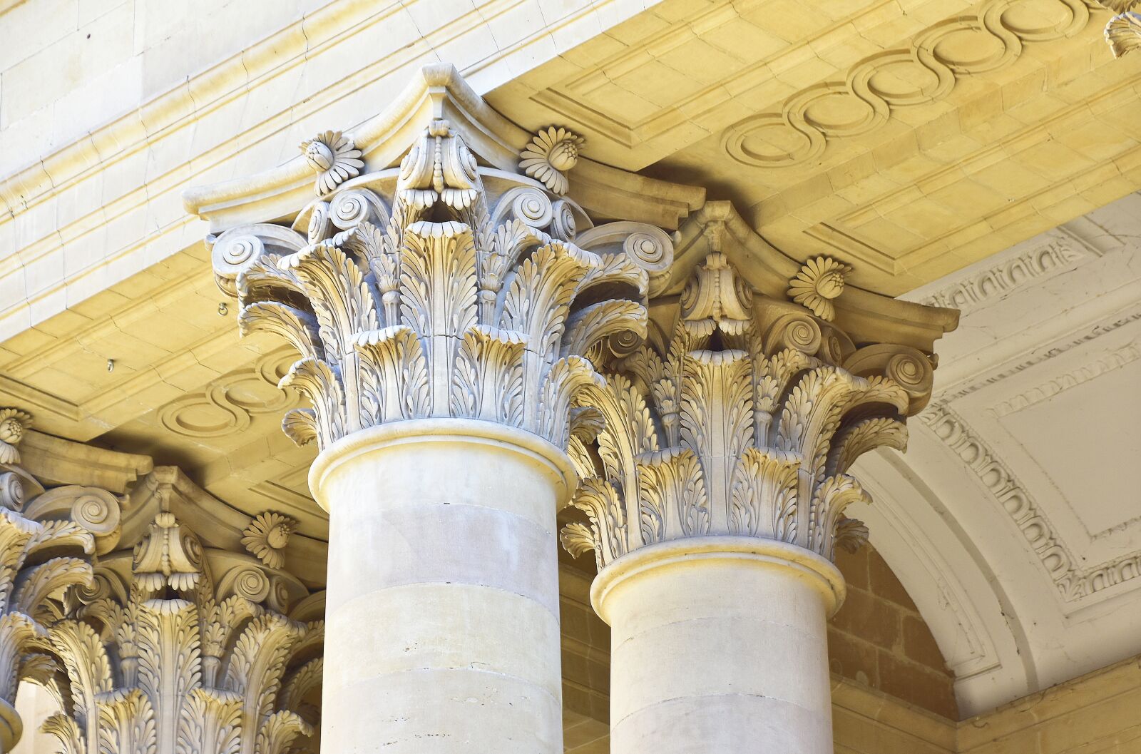 Nikon D7200 sample photo. Column, architecture, old photography