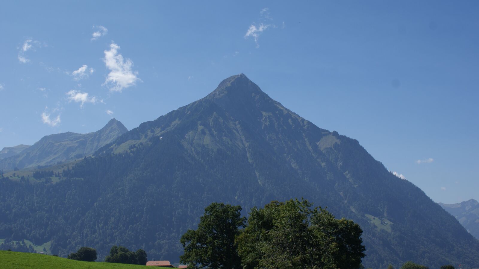 Sony Alpha DSLR-A200 sample photo. Landscapes, sneezing, mountains photography