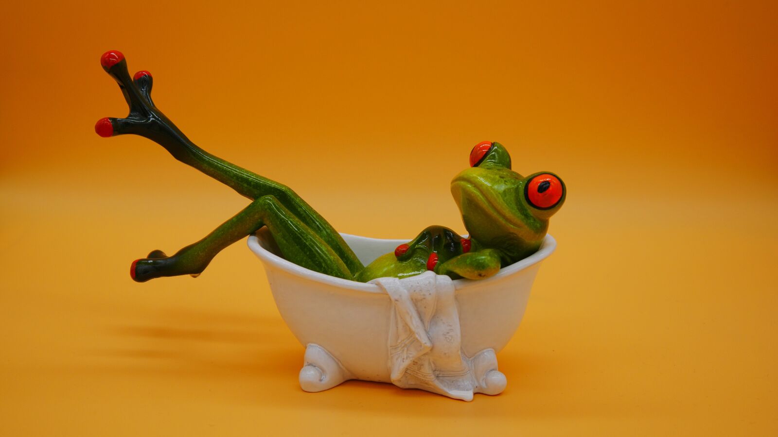 Panasonic DMC-G70 sample photo. Frog, figure, cute photography