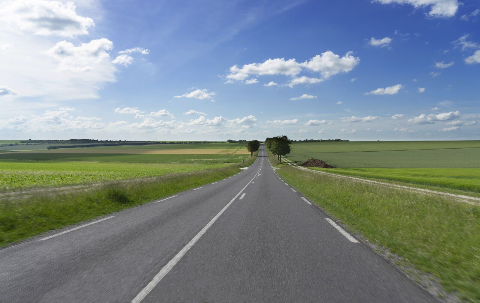 Sony a7 II + Sony Vario Tessar T* FE 24-70mm F4 ZA OSS sample photo. Road, away, landscape photography