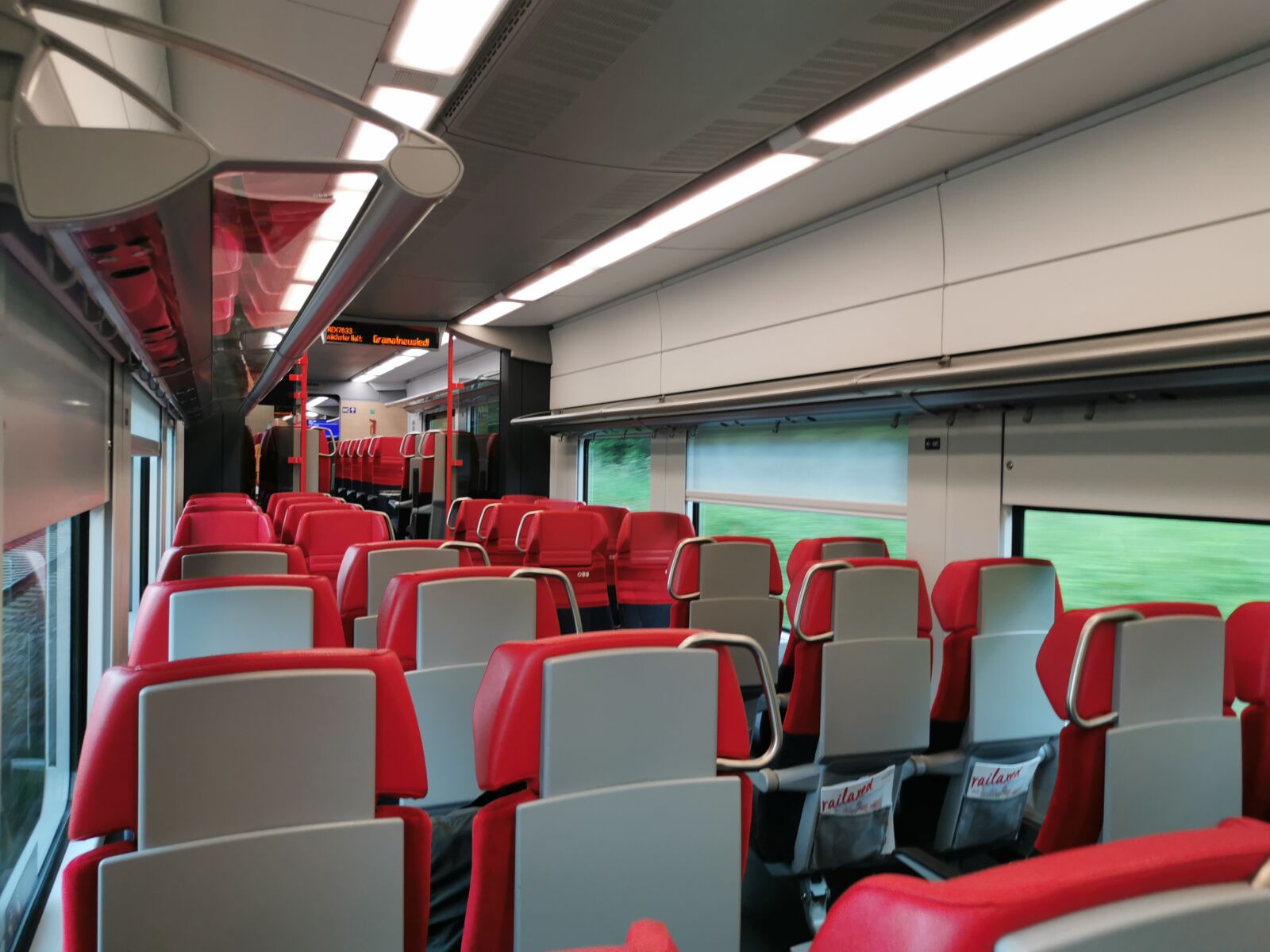 HUAWEI P30 sample photo. Oebb, train, öbb photography