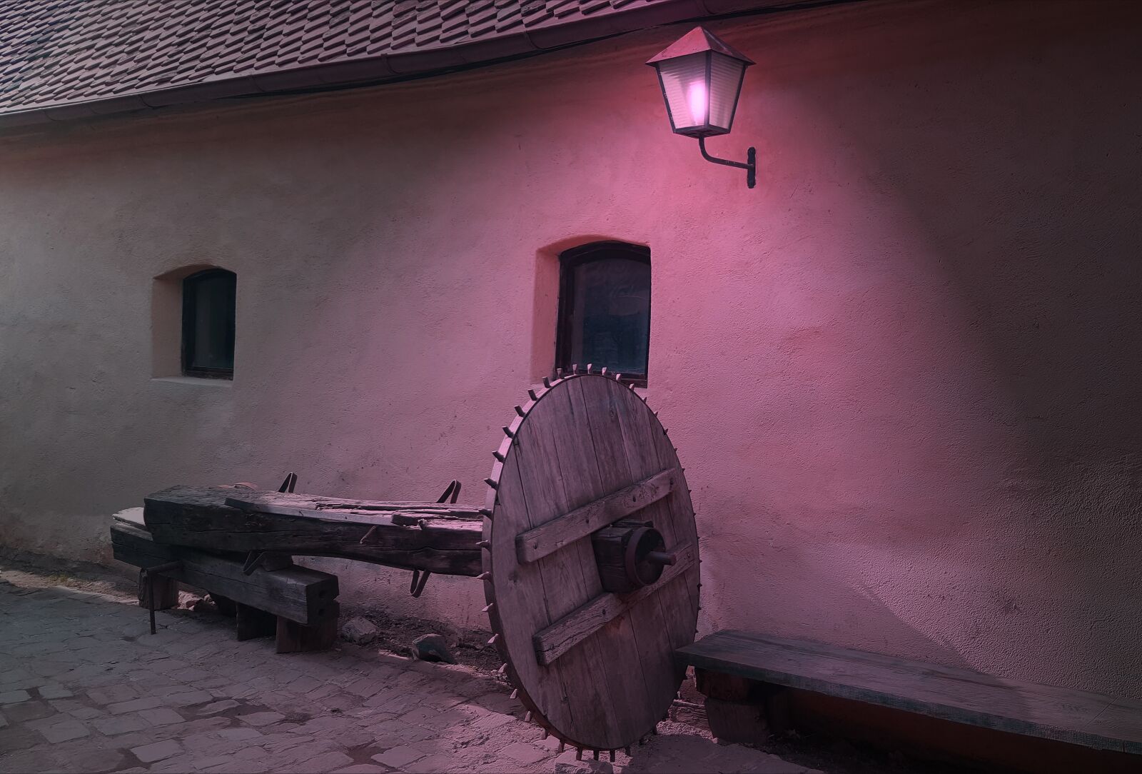 Samsung Galaxy Note5 sample photo. Wheel, medieval, lantern photography