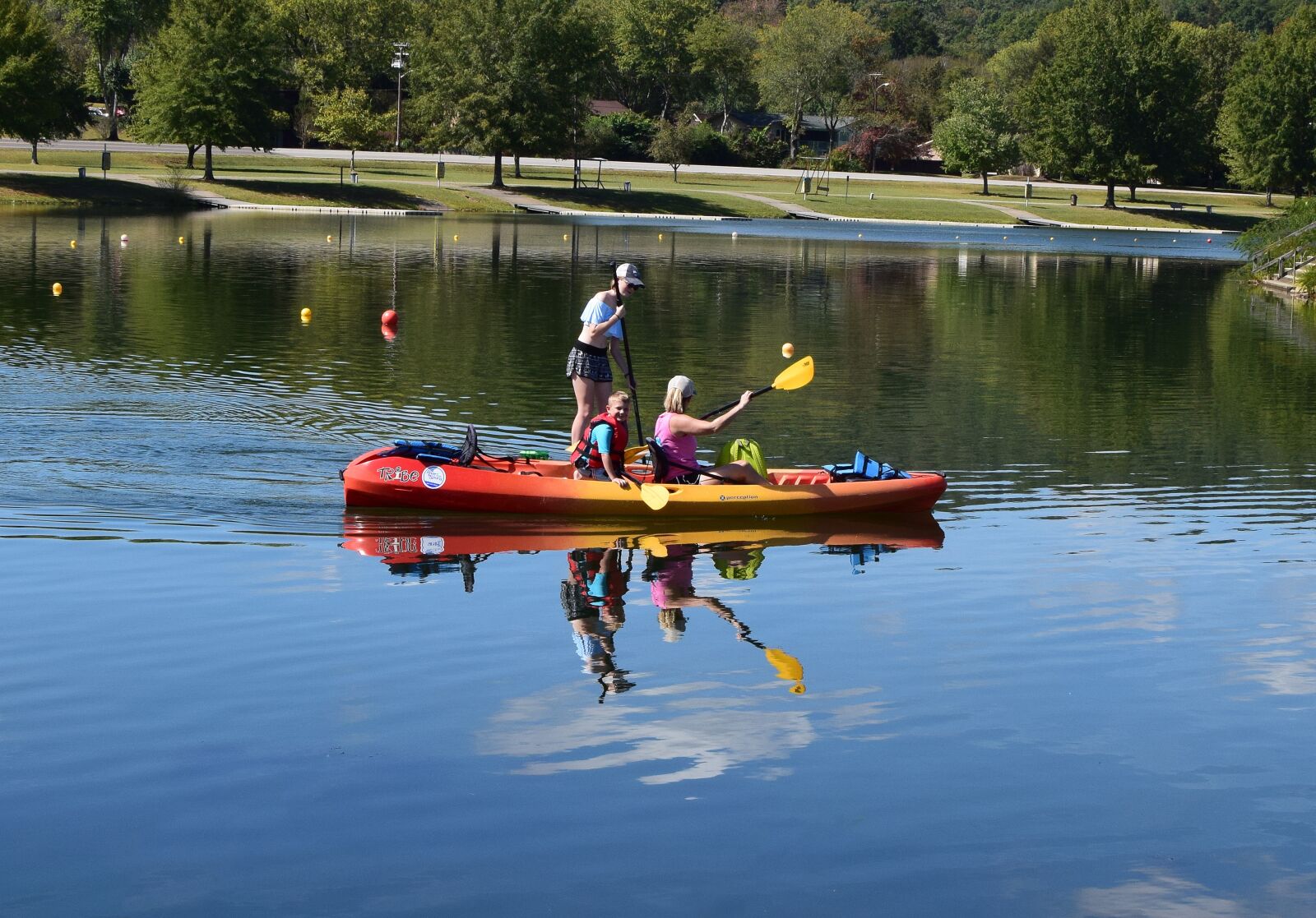 Nikon D3300 sample photo. Colorful boaters, kids, boat photography