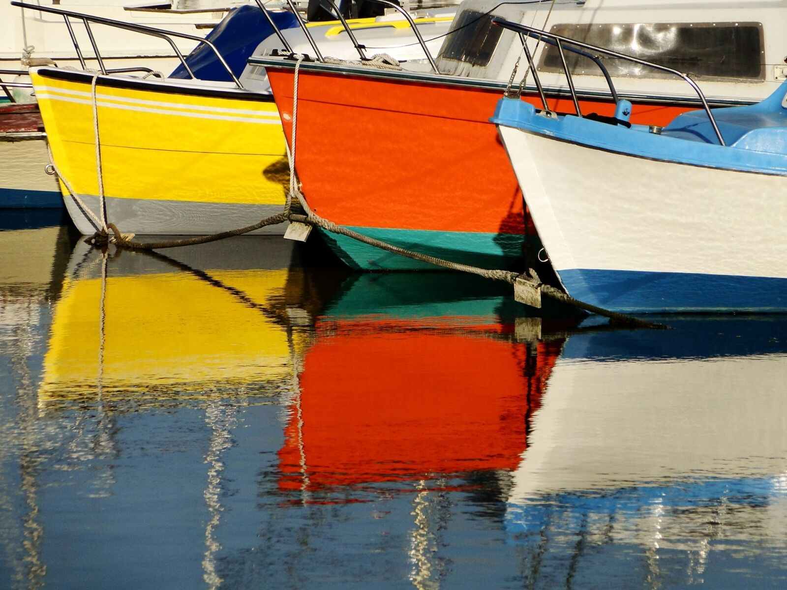 Sony Cyber-shot DSC-HX1 sample photo. Boats, reflections, colors photography