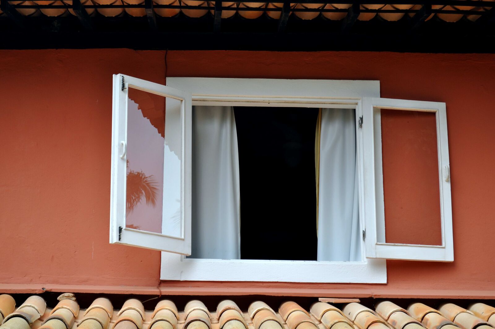 Nikon D5000 sample photo. White, wooden, window, red photography