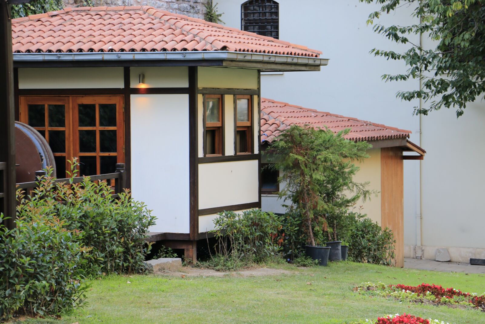 Canon EOS 70D sample photo. Wooden house, on, historic photography