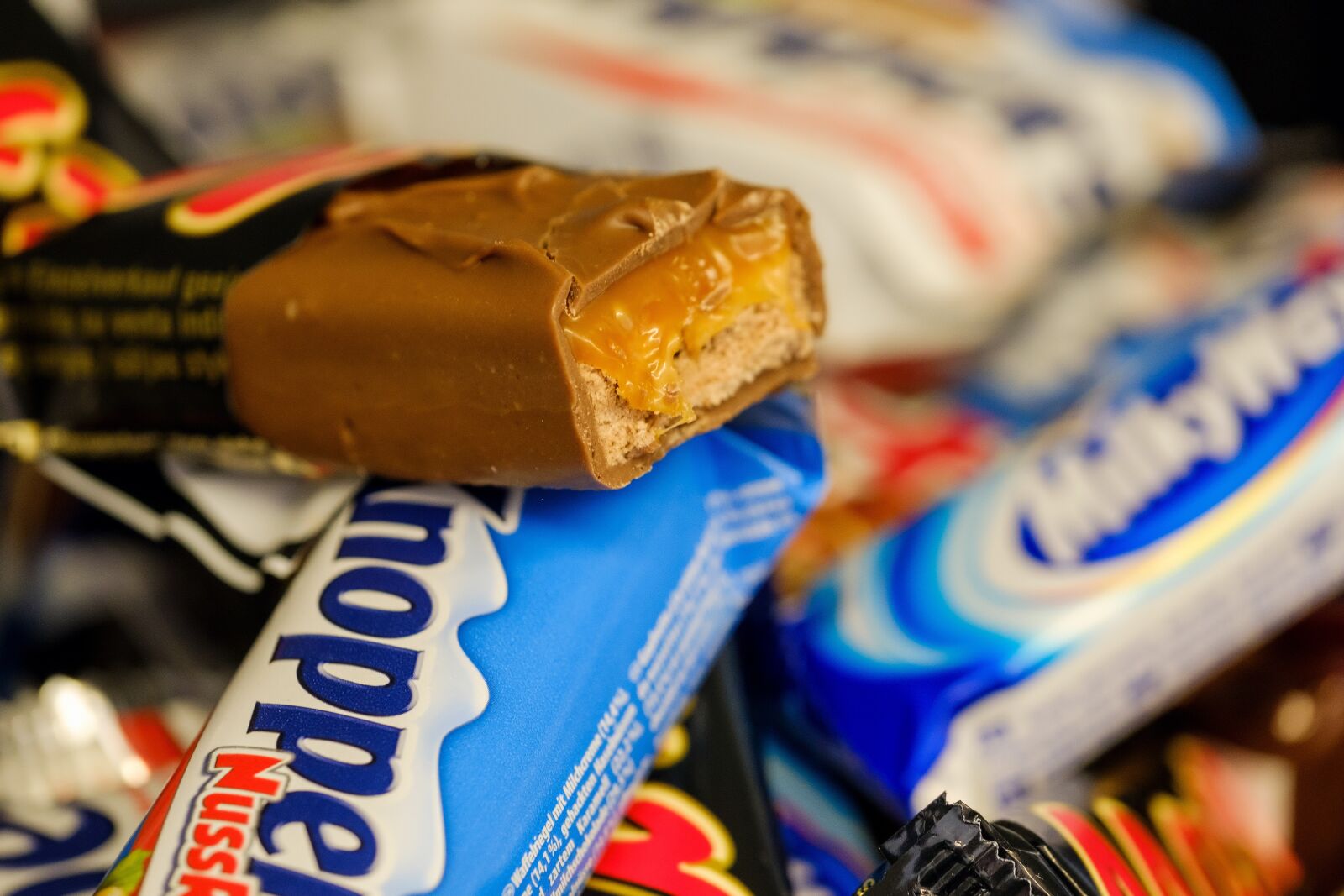 Fujifilm X-T2 + Fujifilm XF 80mm F2.8 R LM OIS WR Macro sample photo. Chocolate, candy bar, candy photography