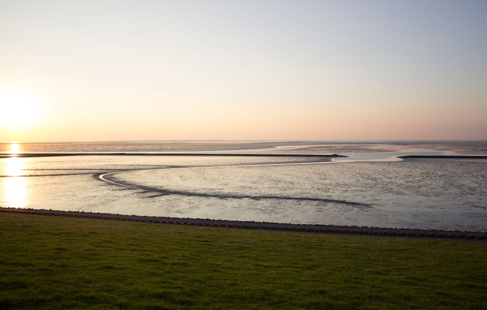 Canon EOS 600D (Rebel EOS T3i / EOS Kiss X5) sample photo. North sea, wadden sea photography